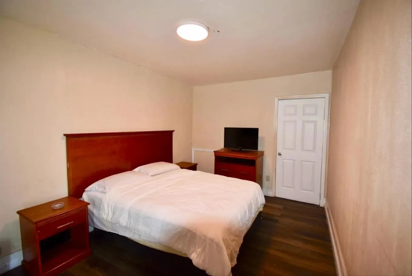 Bedroom, Bed in Motel 19 By Capital O Baytown I-10