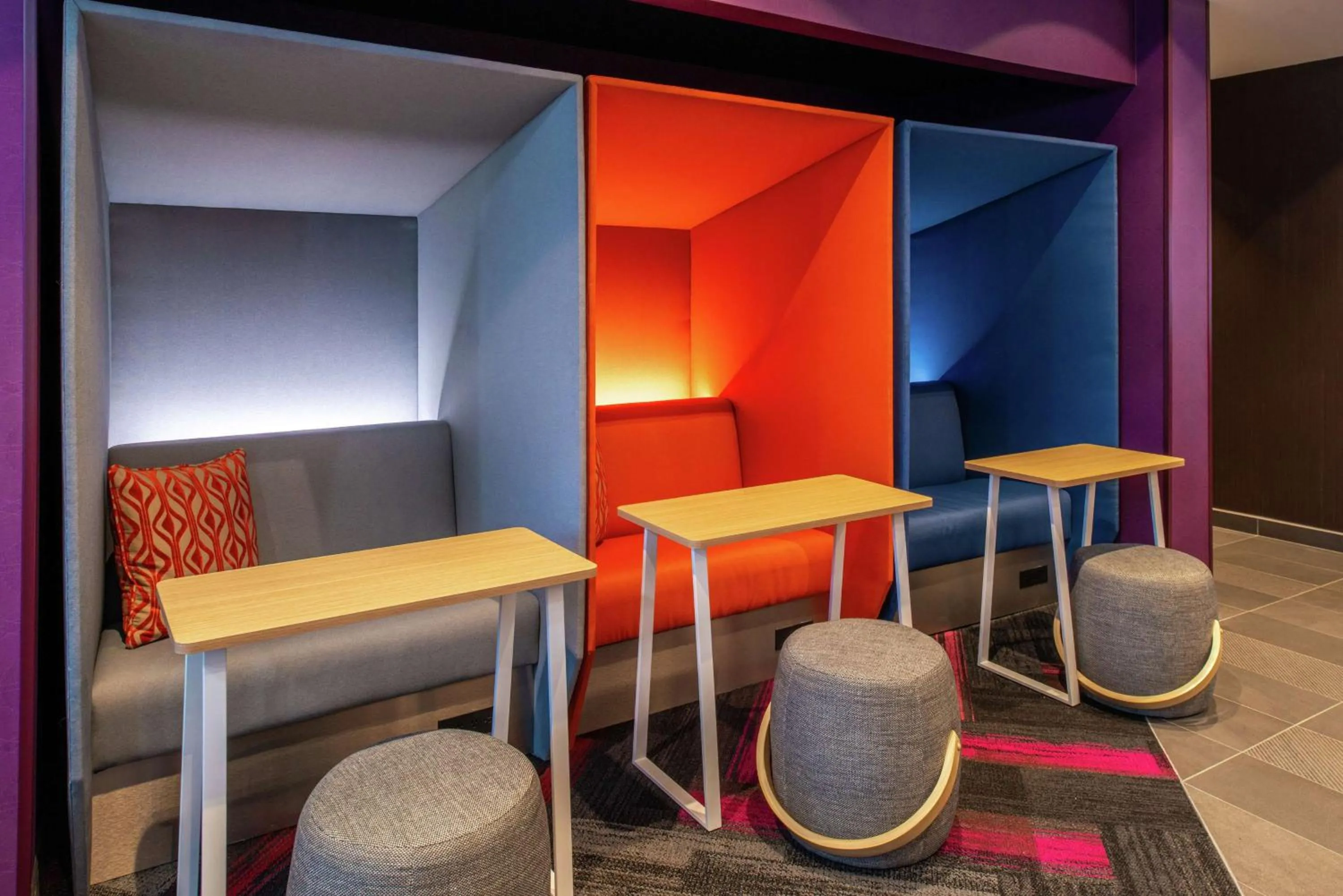 Meeting/conference room in Tru By Hilton Elkhart, In