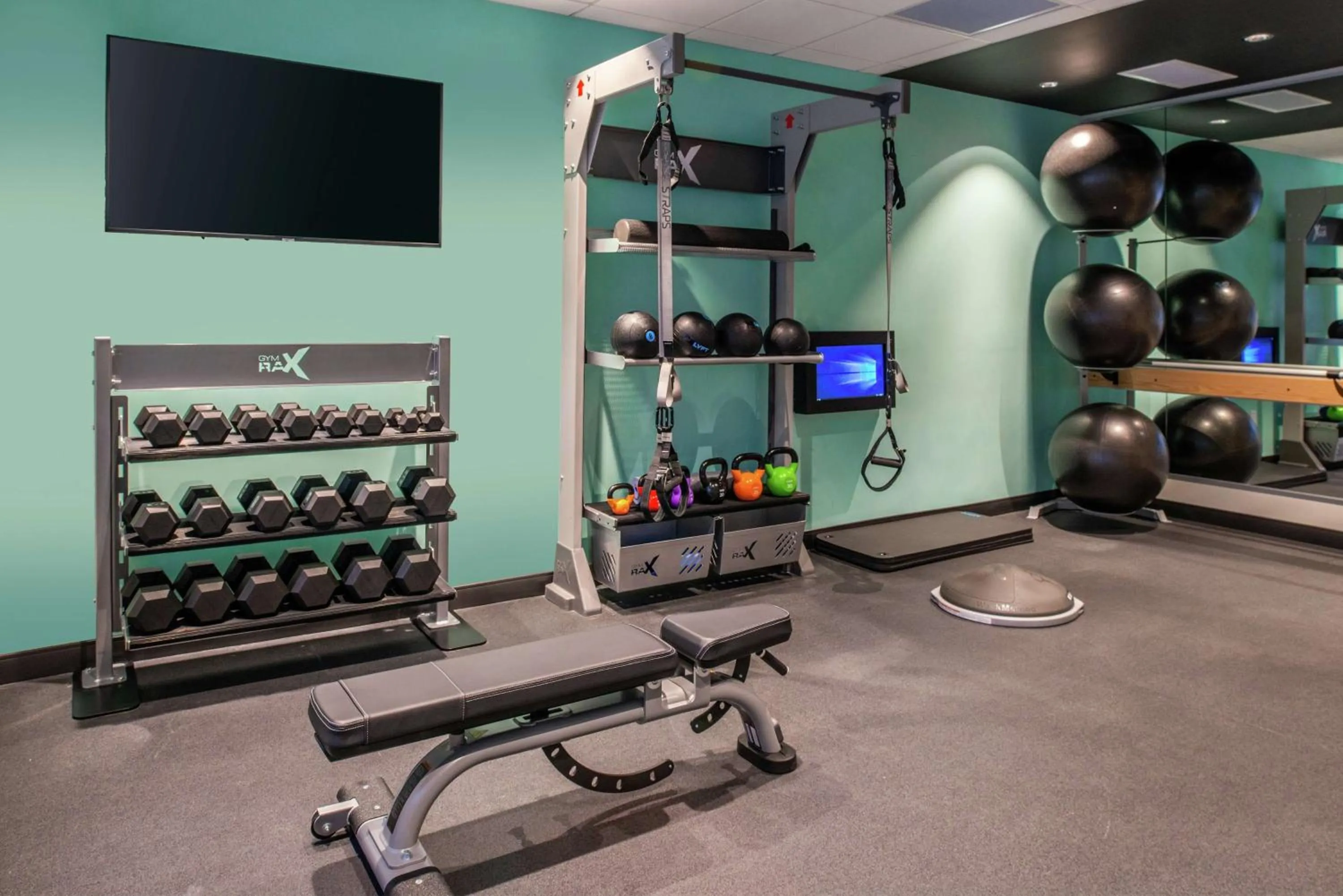 Fitness centre/facilities in Tru By Hilton Elkhart, In