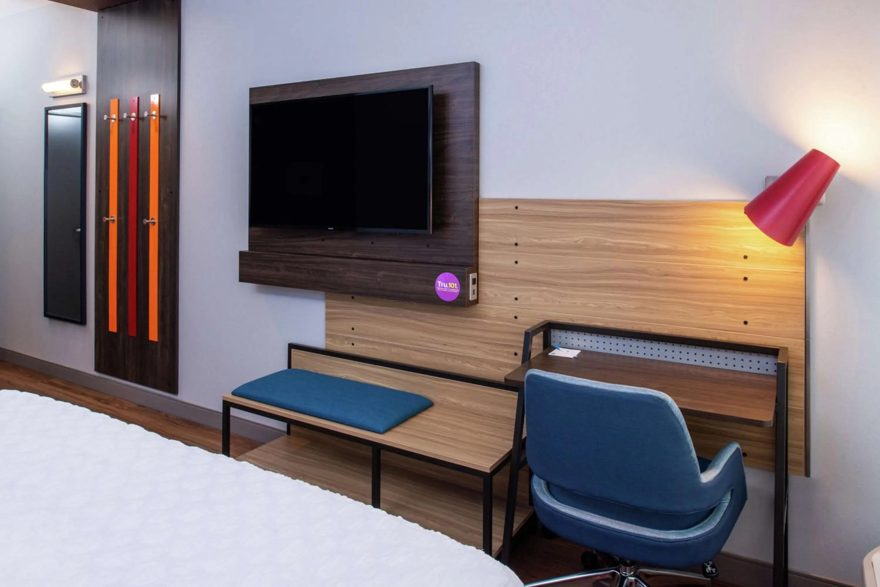 Bedroom, Bed in Tru By Hilton Elkhart, In