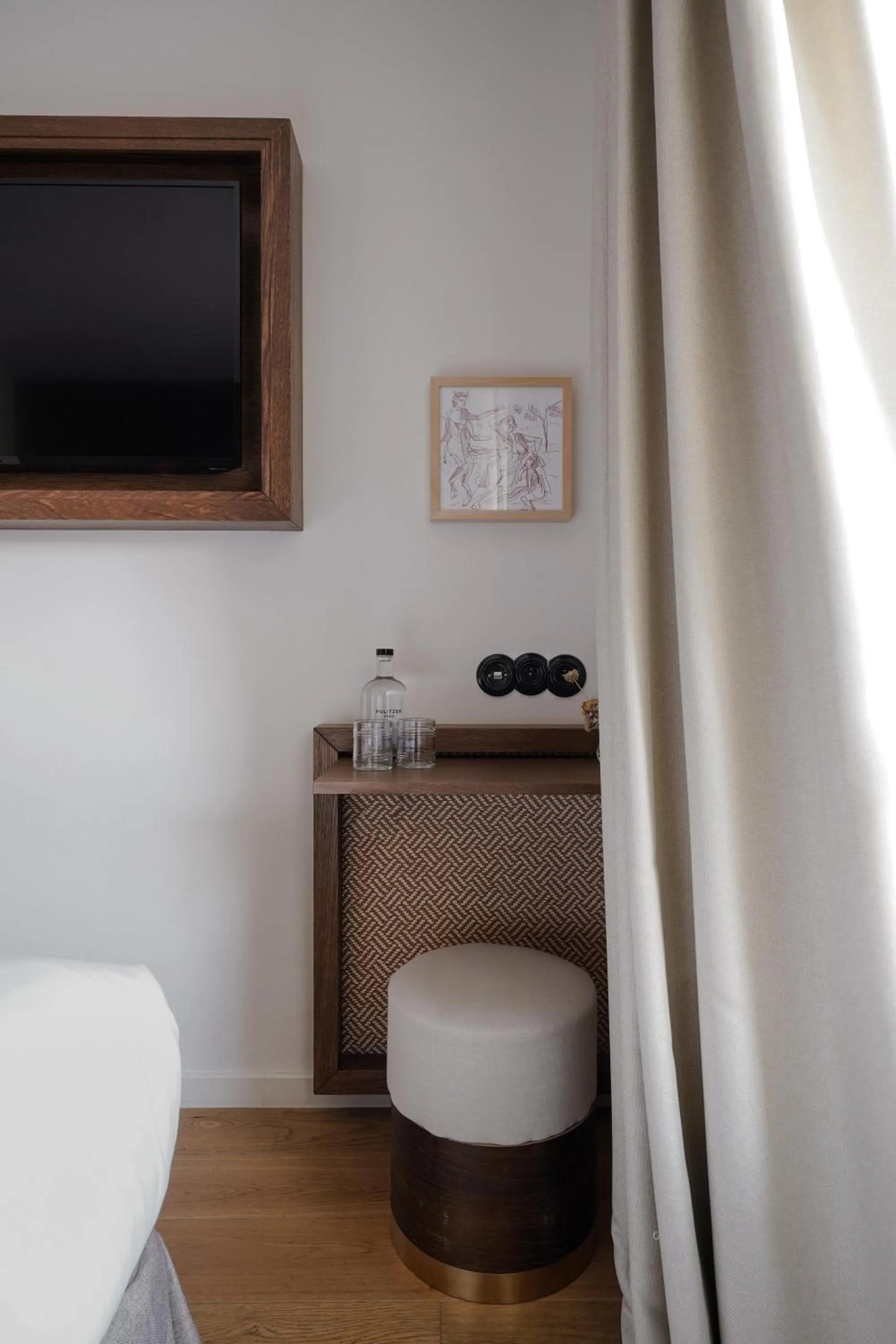 Photo of the whole room in Hotel Pulitzer Paris