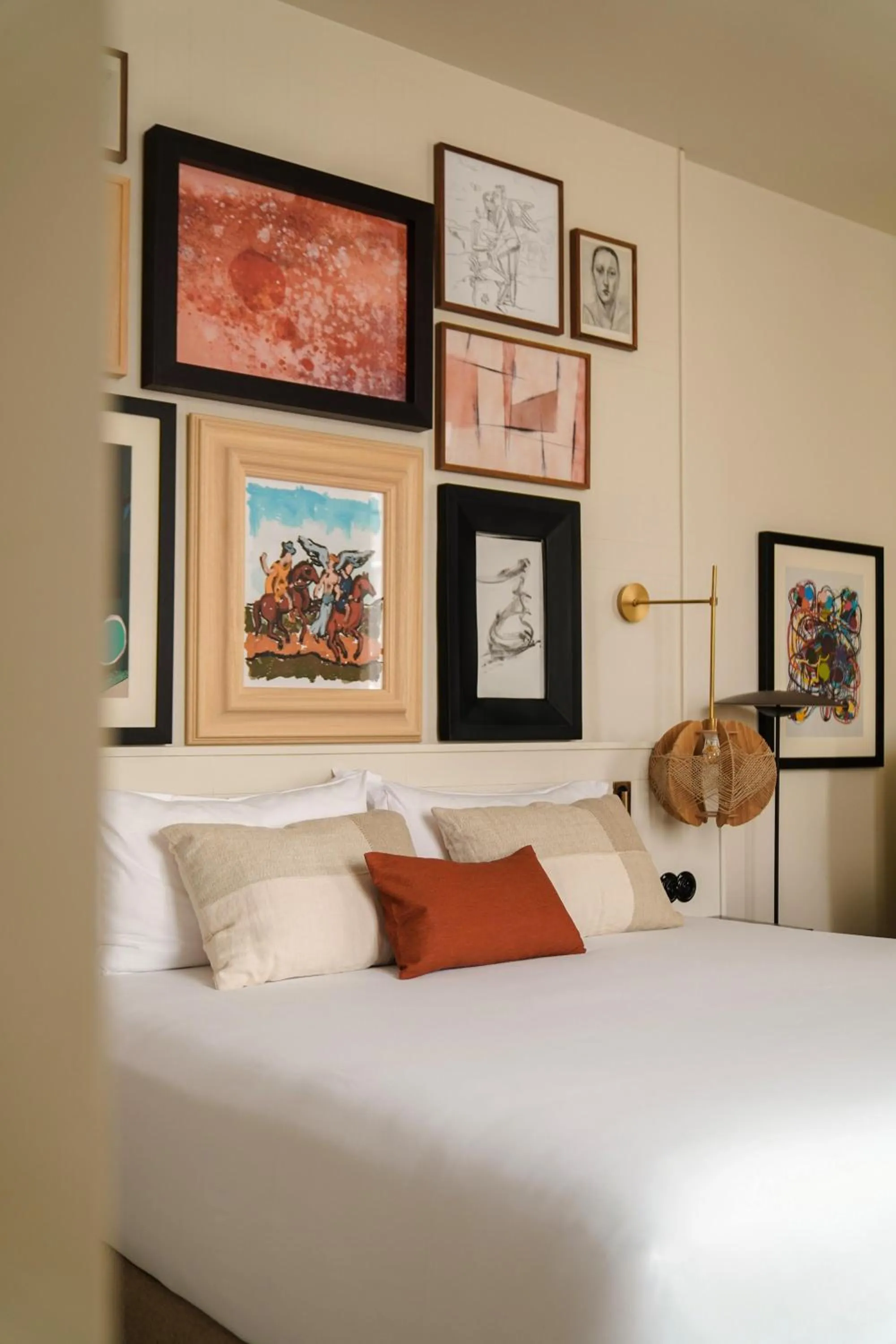 Photo of the whole room, Bed in Hotel Pulitzer Paris