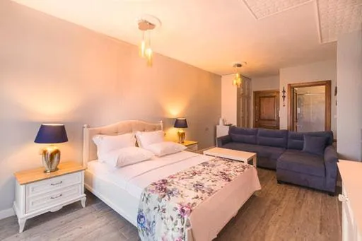 Photo of the whole room, Bed in Harmanyeri Tatilevi