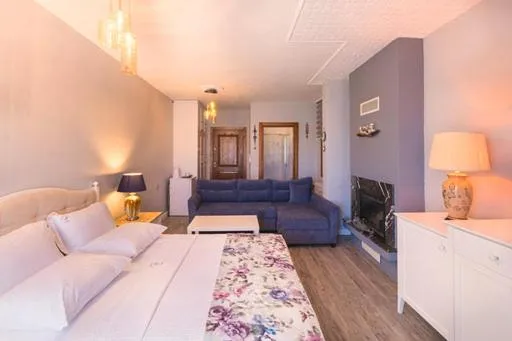 Photo of the whole room, Bed in Harmanyeri Tatilevi