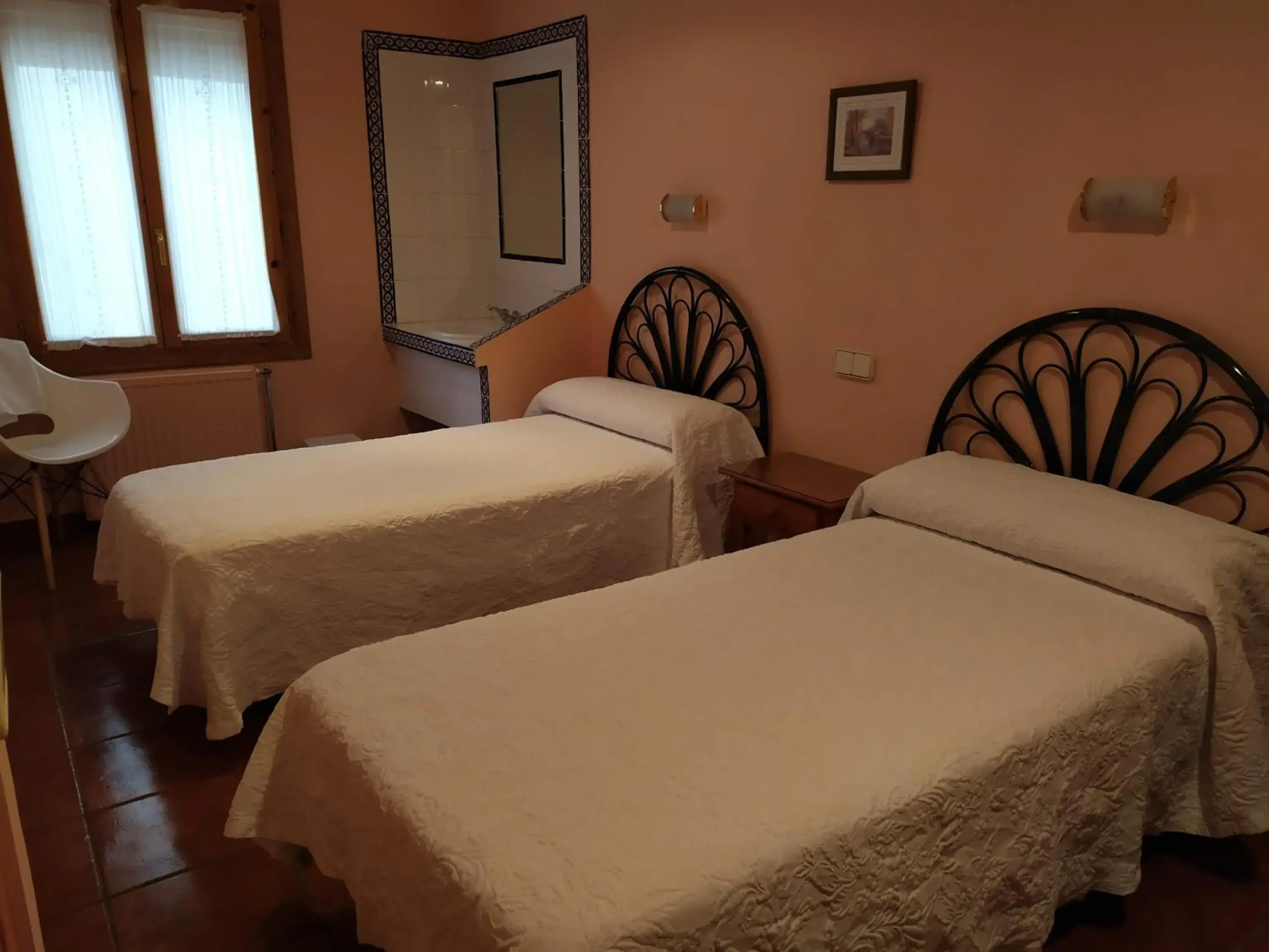 Budget Twin Room in PENSIÓN PEÑA Budget Twin Room in PENSIÓN PEÑA