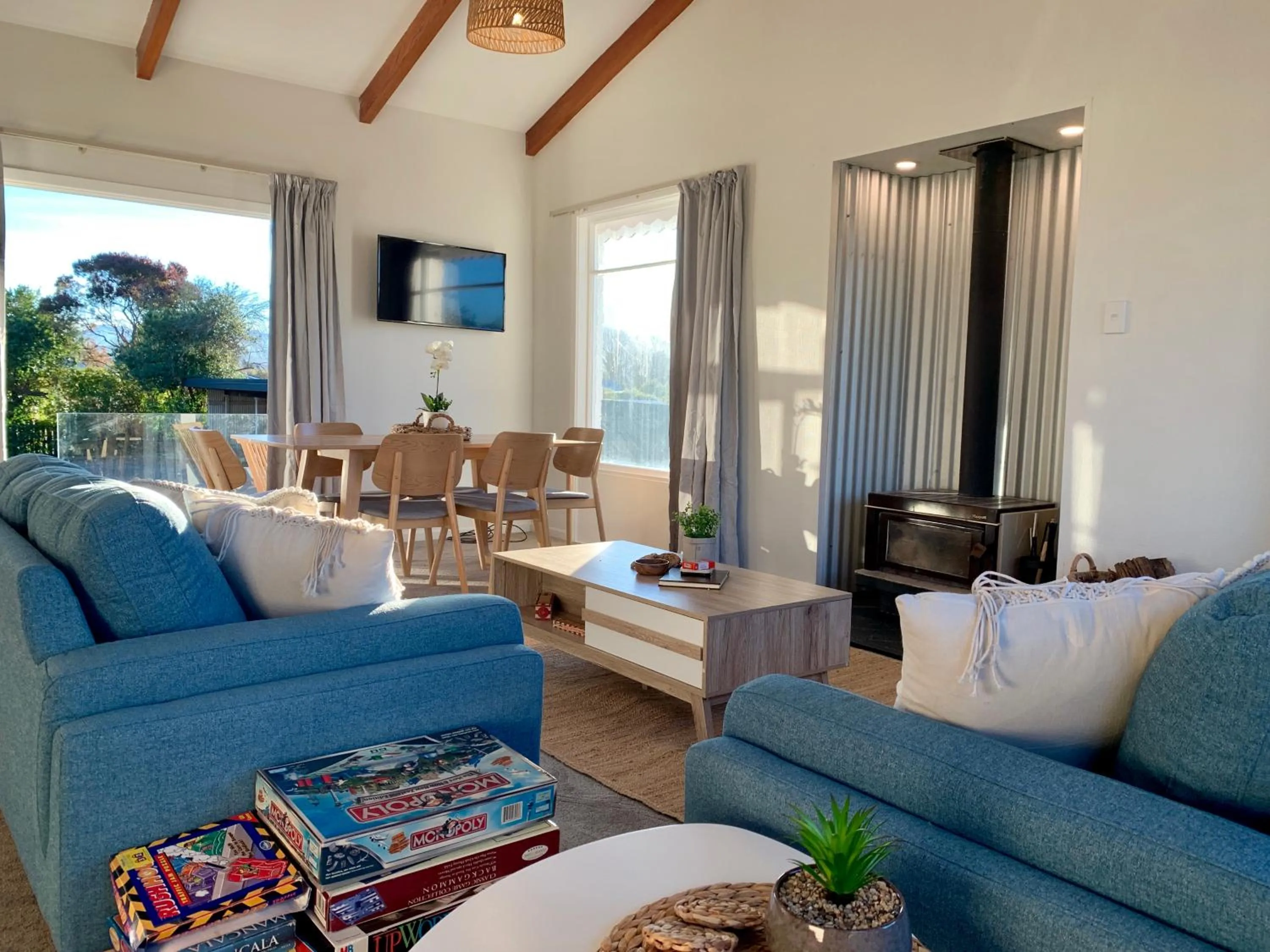 Living room in Kaikōura Peaks eMotel