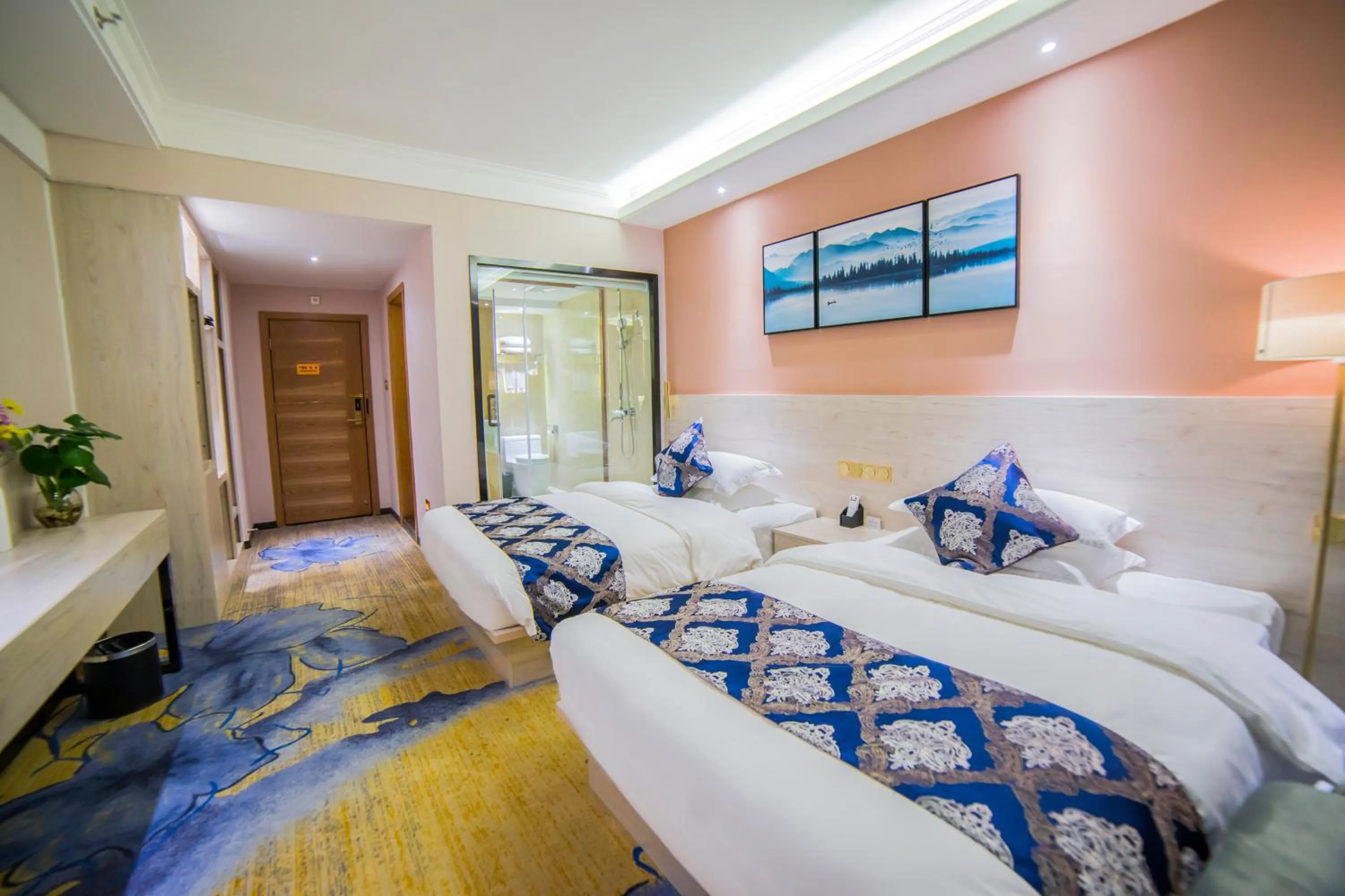 Photo of the whole room, Bed in Demei Boutique Hotel