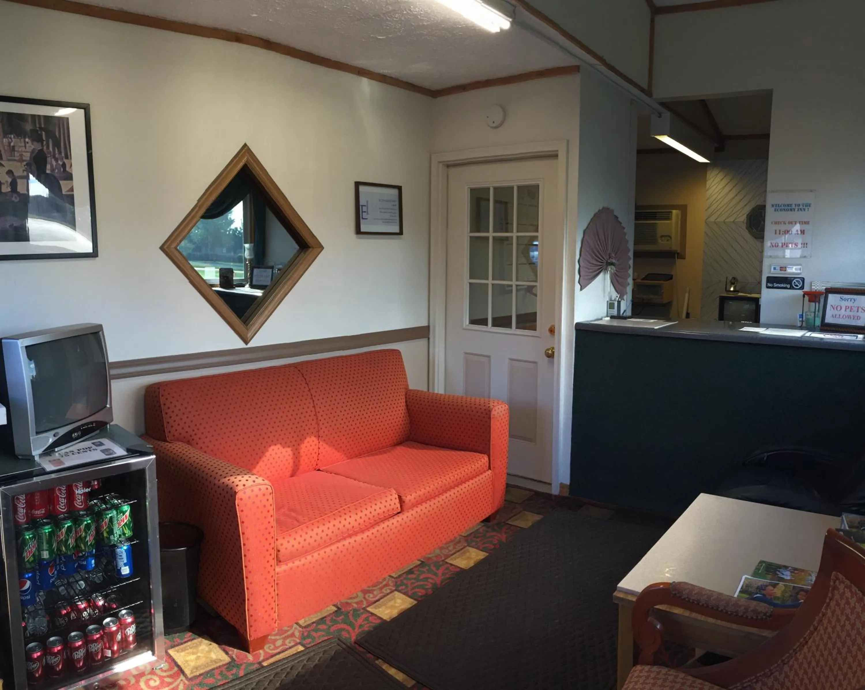 Economy Inn Bloomington