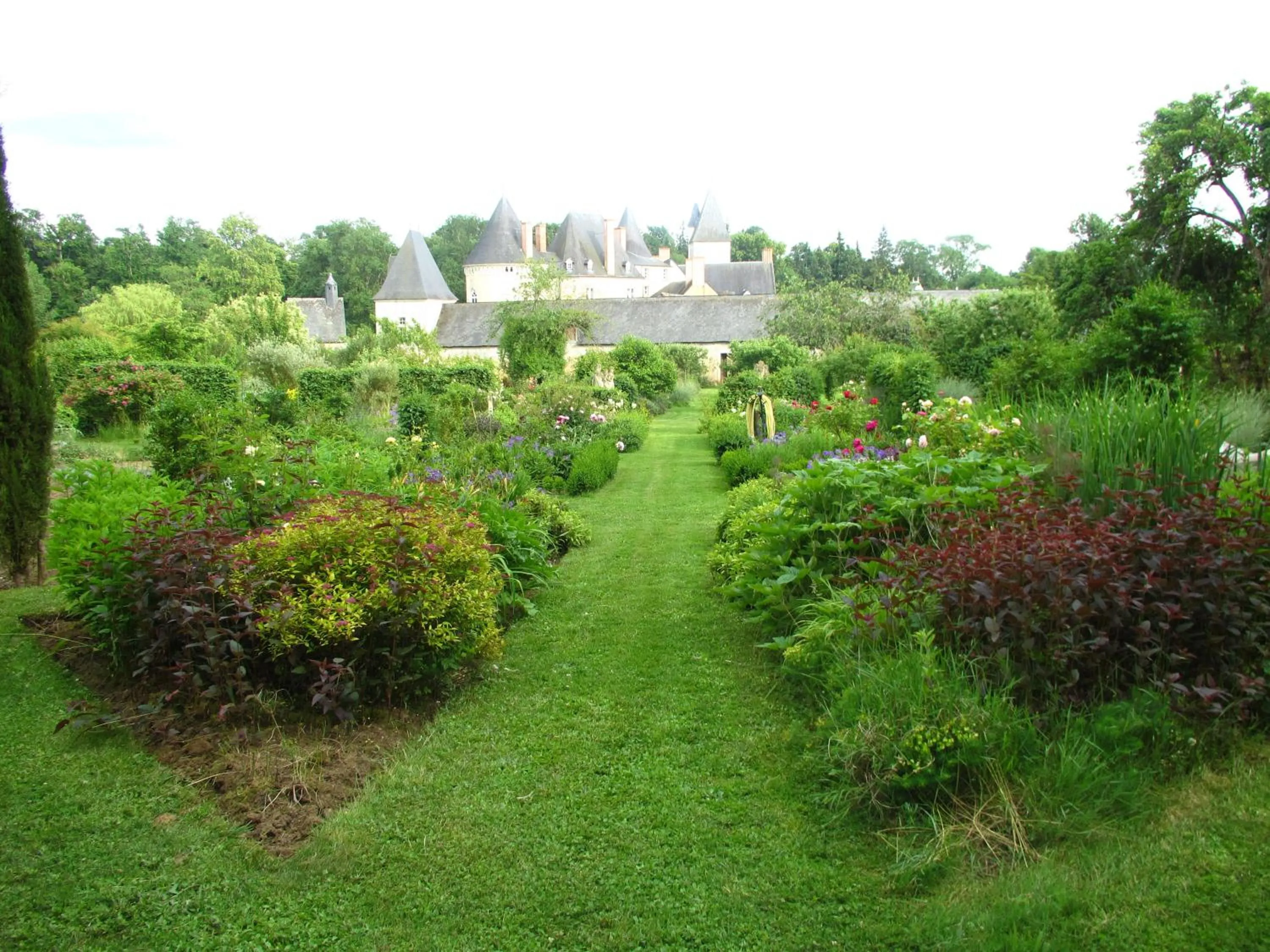 Area and facilities in Château de Vaulogé