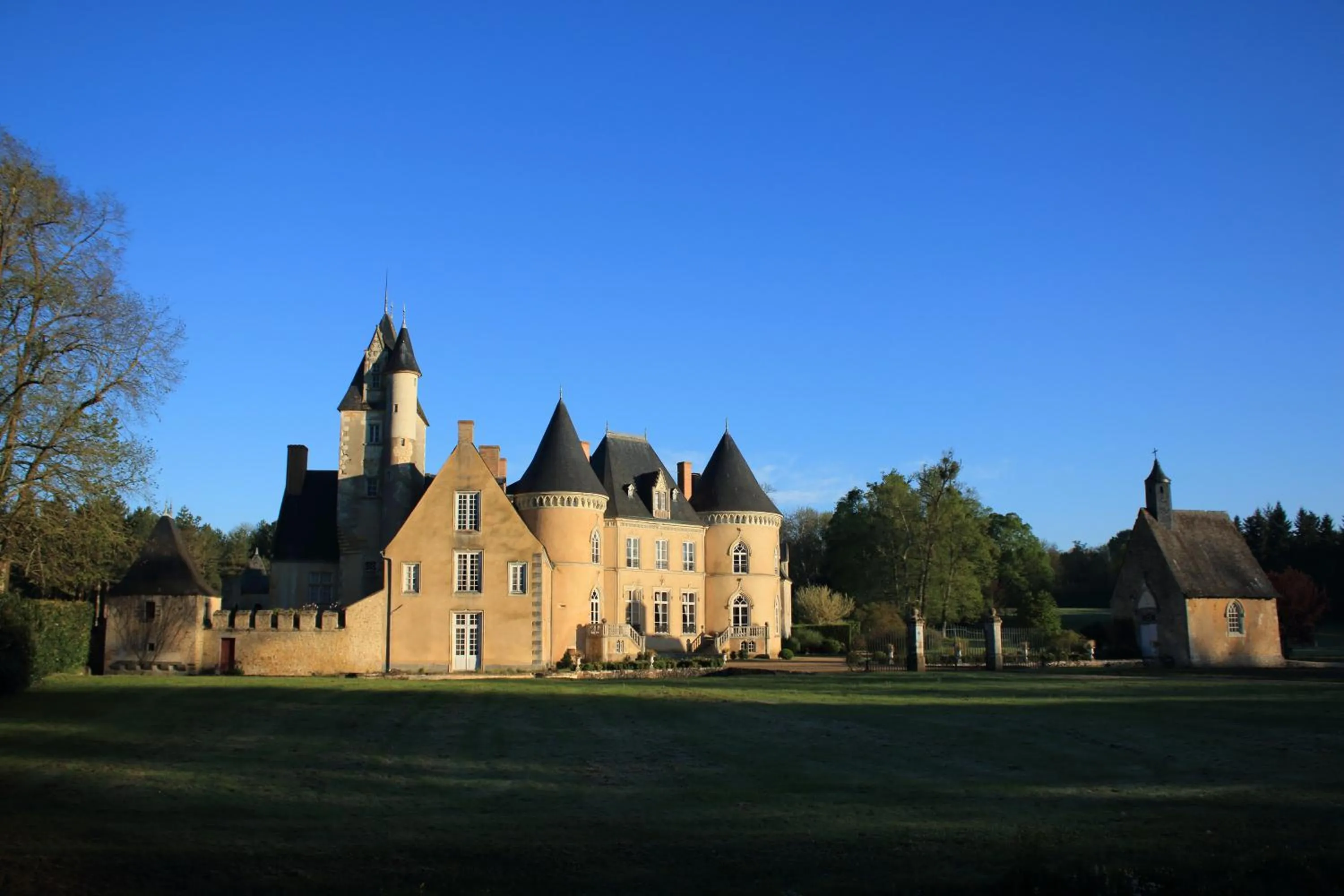 Facade/entrance in Château de Vaulogé