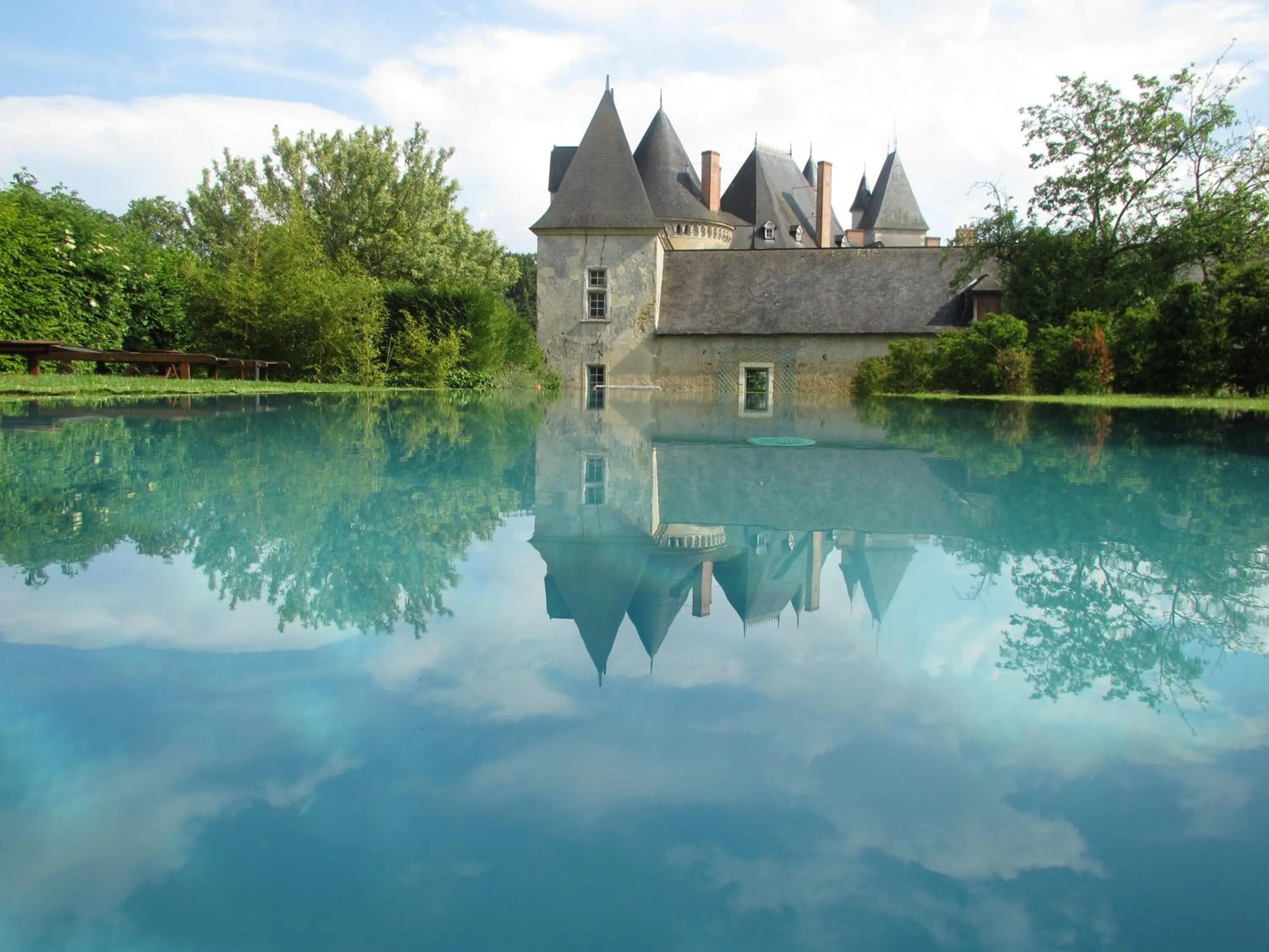 Swimming pool in Château de Vaulogé