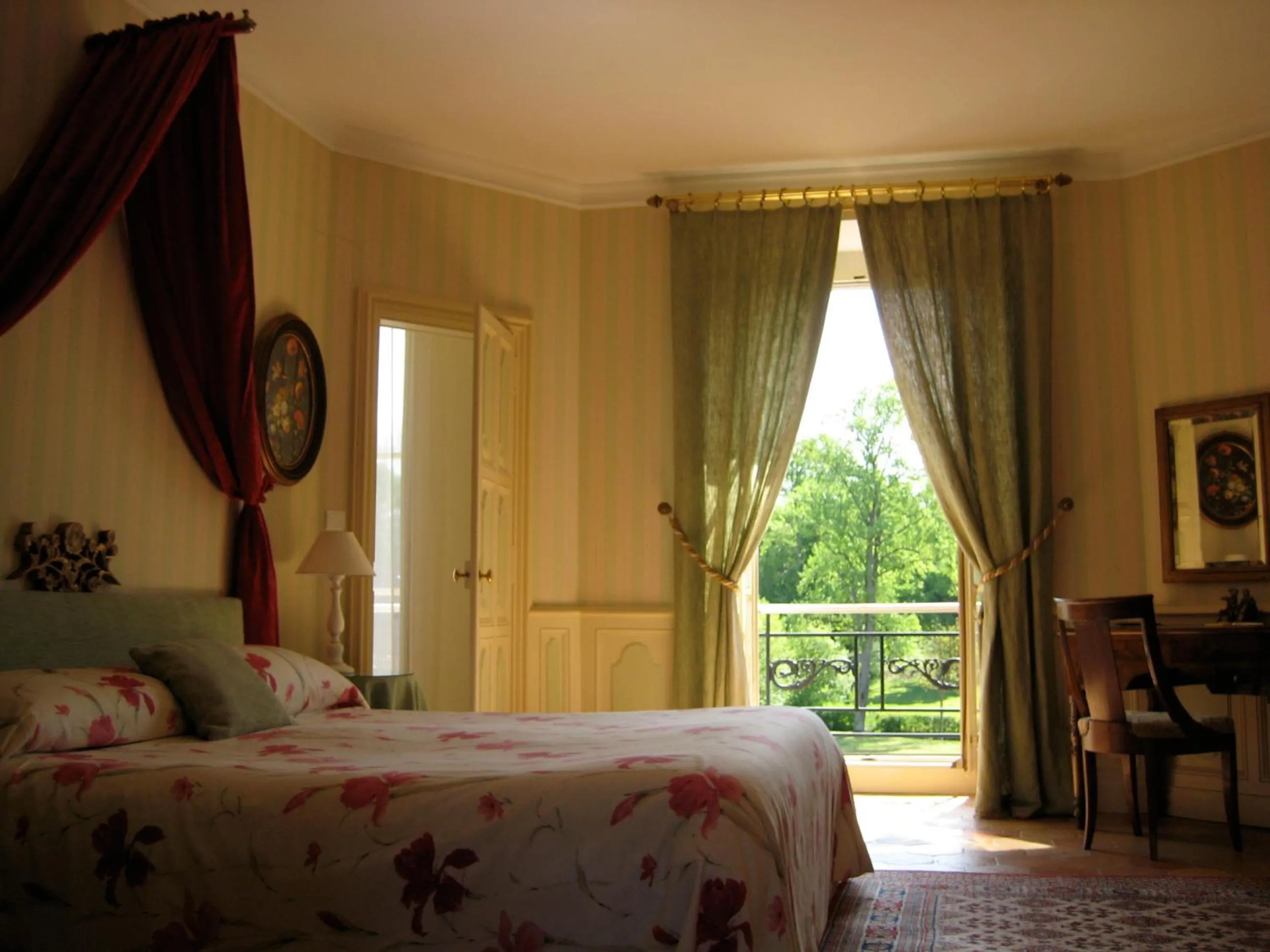Photo of the whole room, Bed in Château de Vaulogé