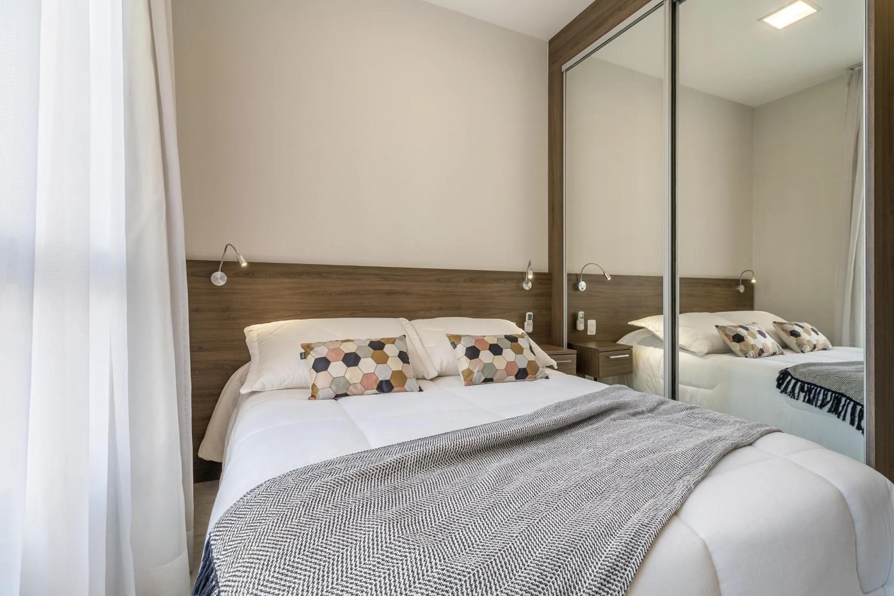 Bedroom, Bed in Jacques Pilon Residence