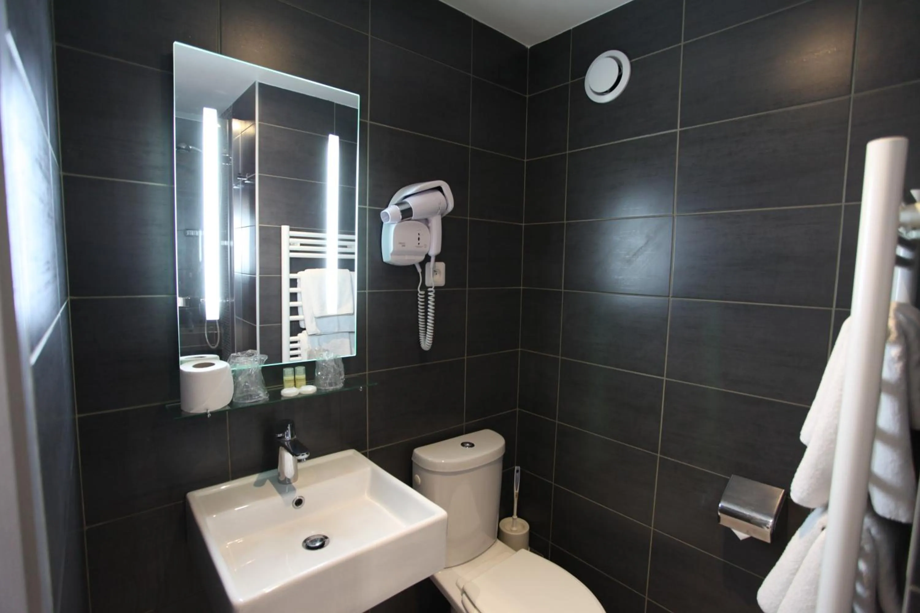 Bathroom in Hôtel Alane