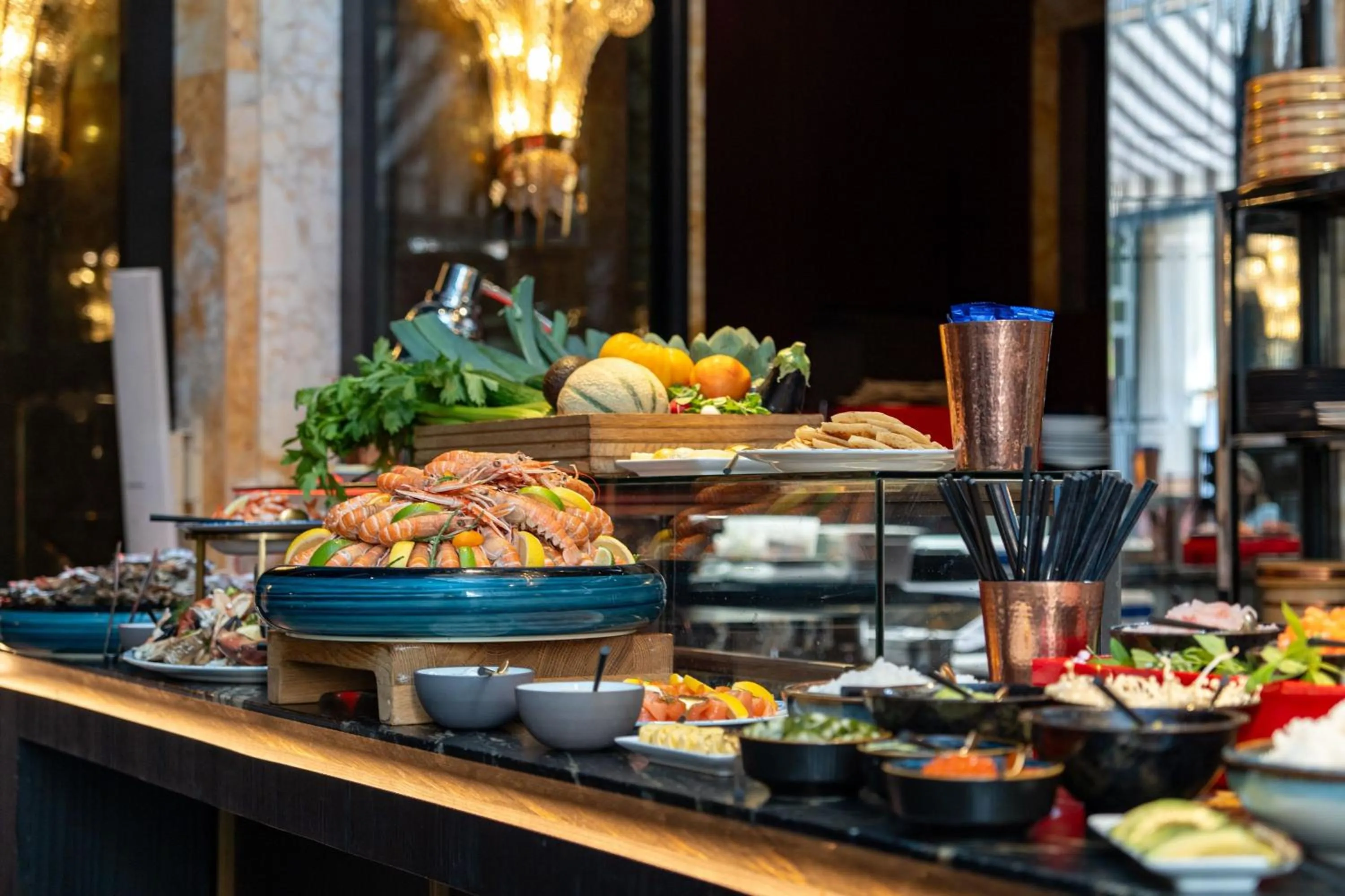 Restaurant/places to eat in Prince de Galles, a Luxury Collection hotel, Paris