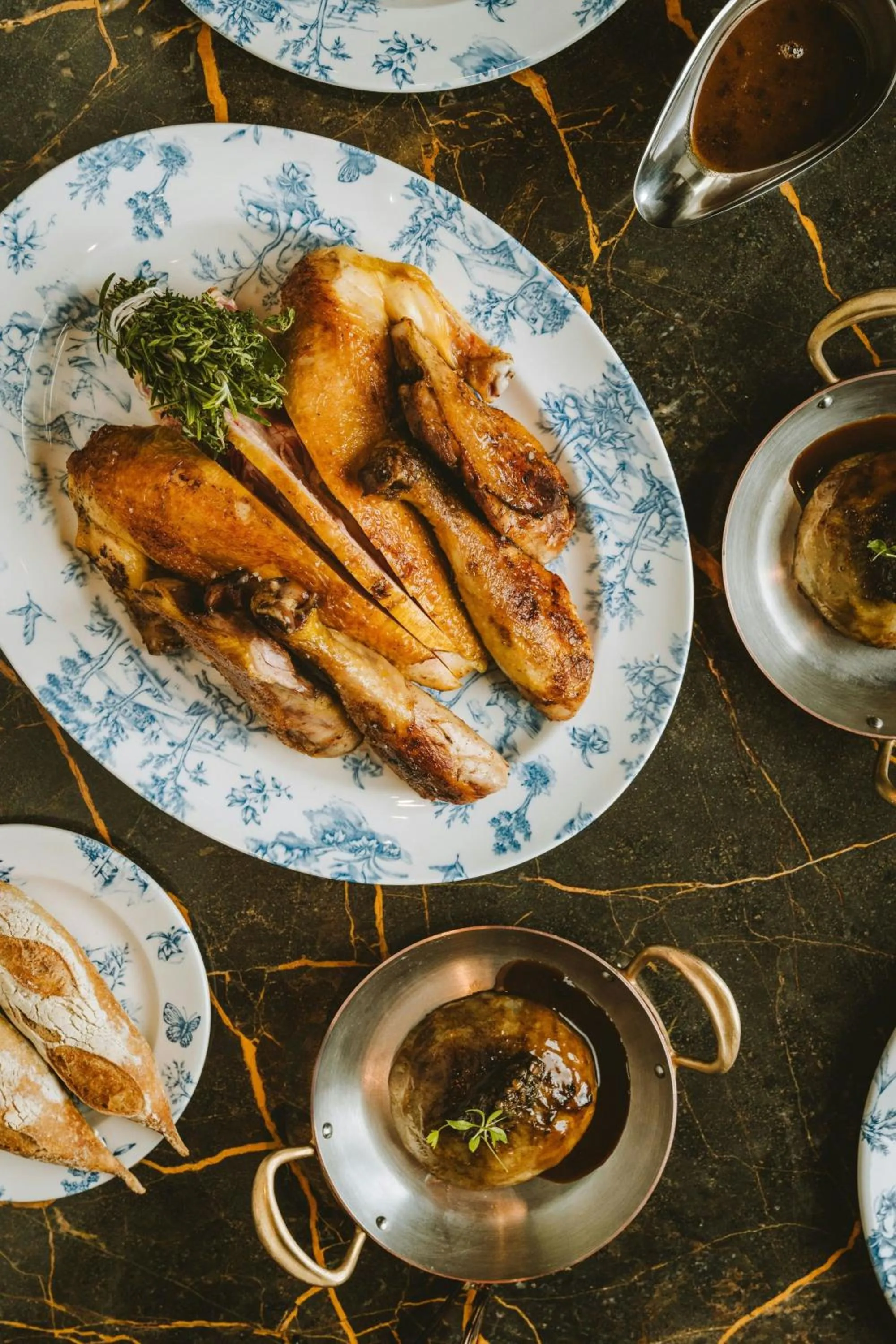 Restaurant/places to eat in Prince de Galles, a Luxury Collection hotel, Paris