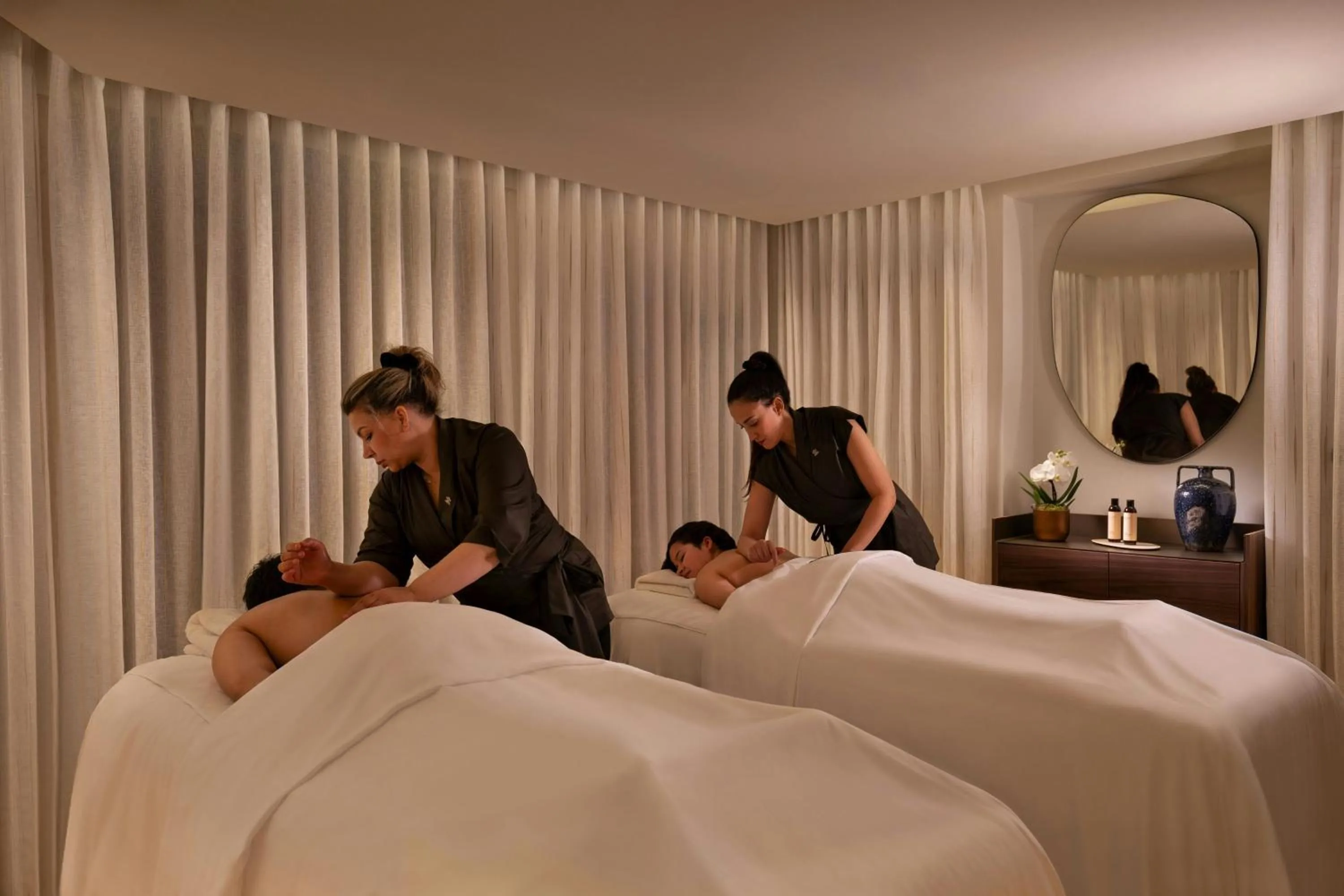 Spa and wellness centre/facilities in Prince de Galles, a Luxury Collection hotel, Paris