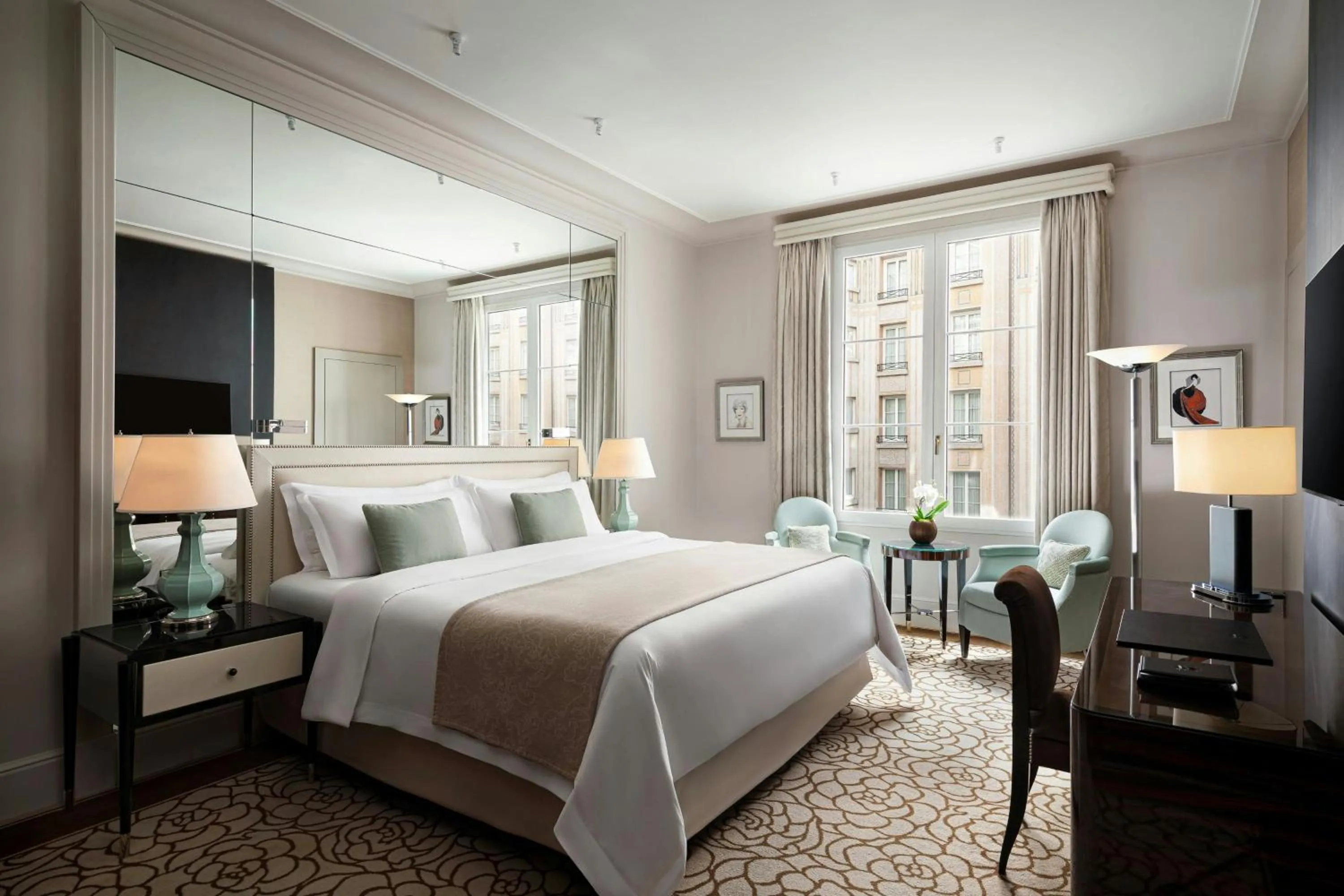 Bedroom, Bed in Prince de Galles, a Luxury Collection hotel, Paris