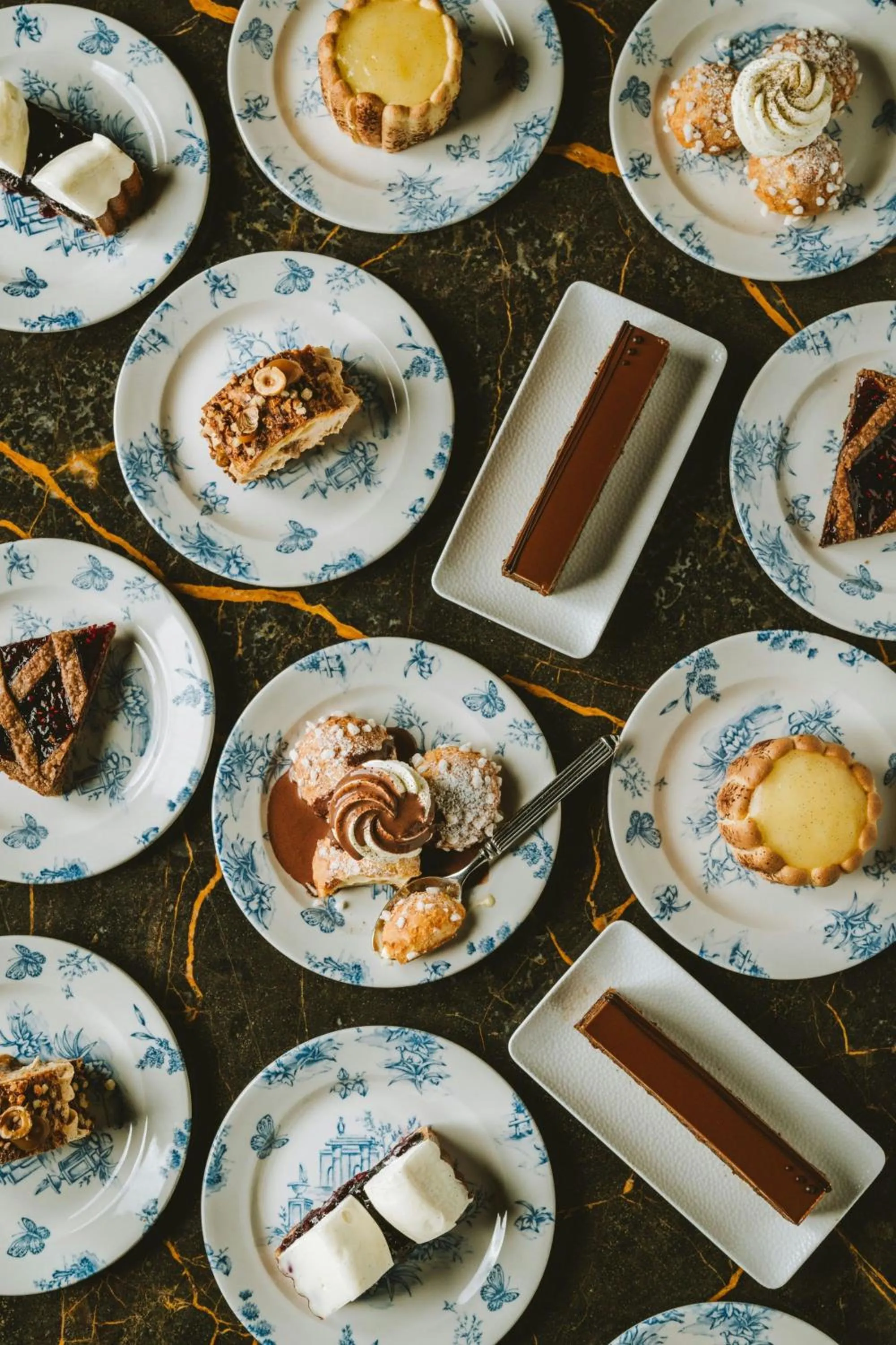 Restaurant/places to eat in Prince de Galles, a Luxury Collection hotel, Paris