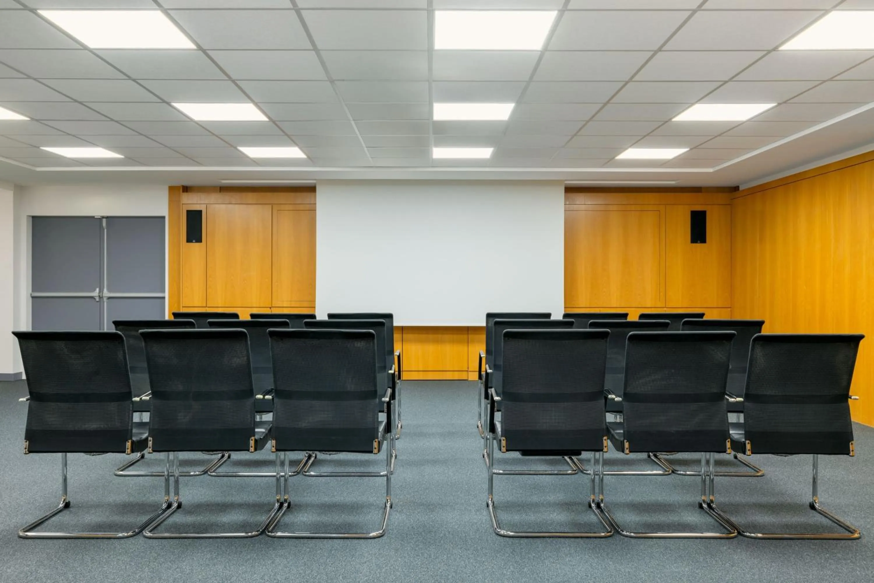 Meeting/conference room in Sheraton Paris Charles de Gaulle Airport Hotel