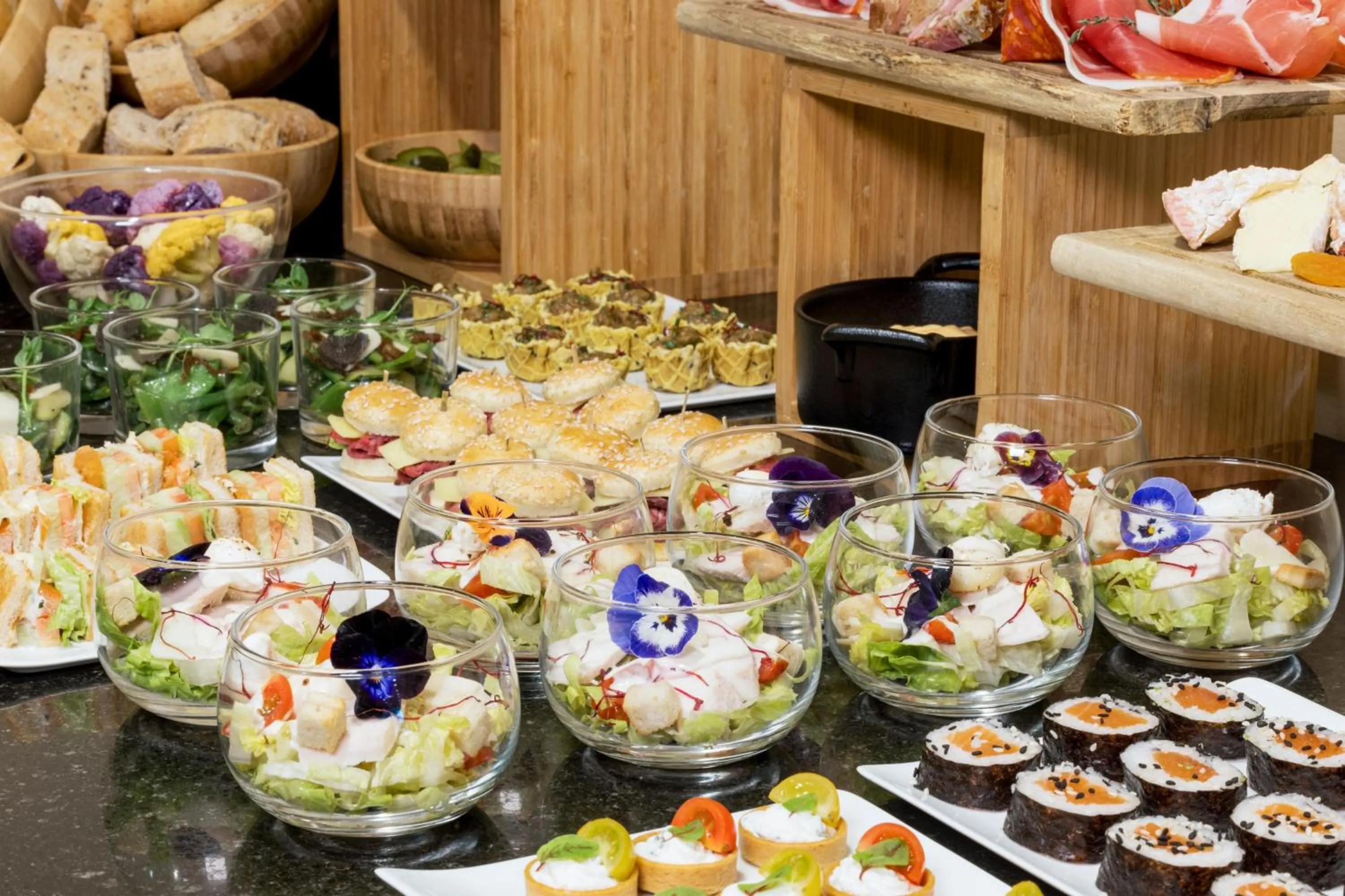 Restaurant/places to eat in Sheraton Paris Charles de Gaulle Airport Hotel