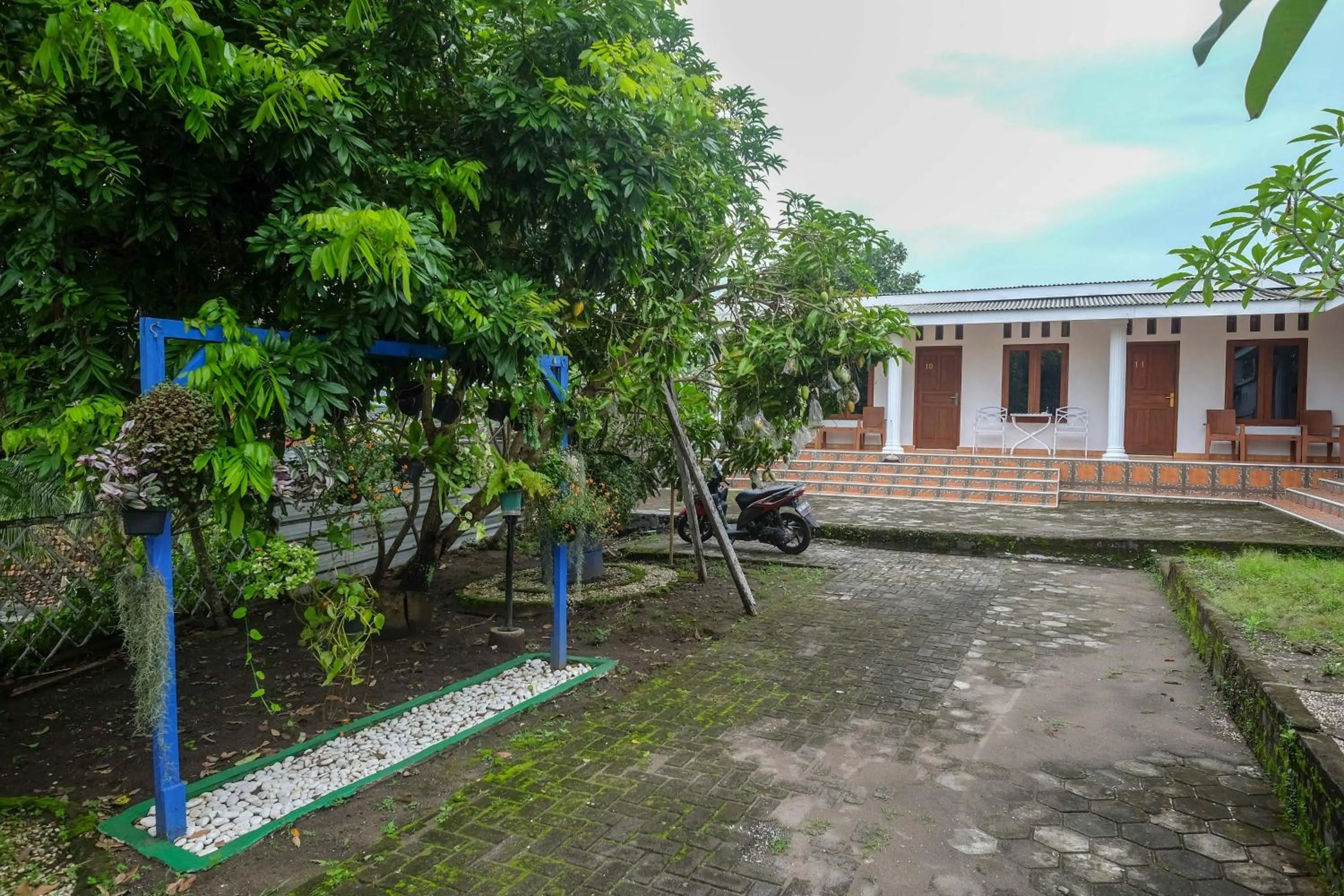 Property building in RedDoorz at Paris Ocean