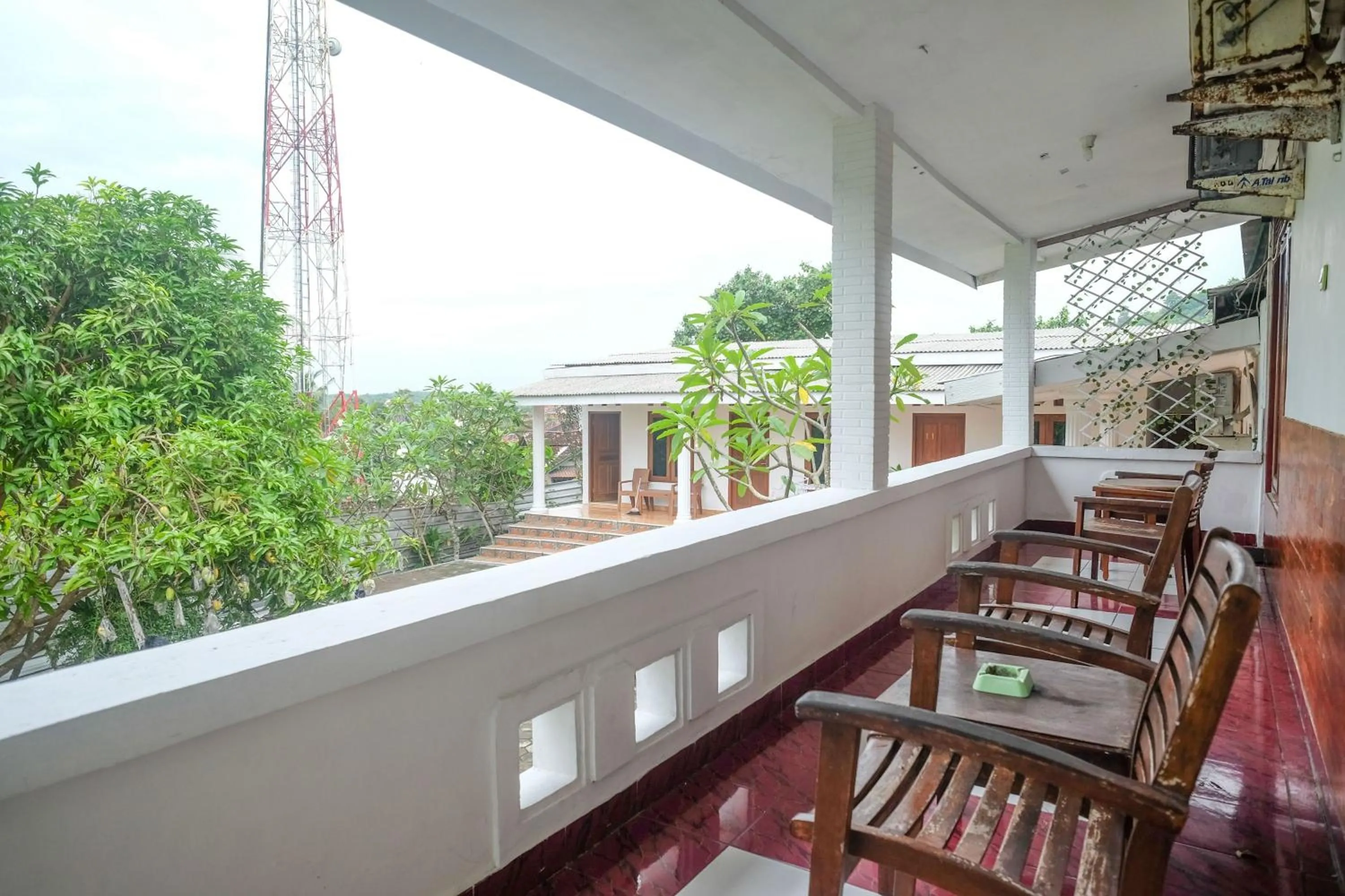 Balcony/Terrace in RedDoorz at Paris Ocean
