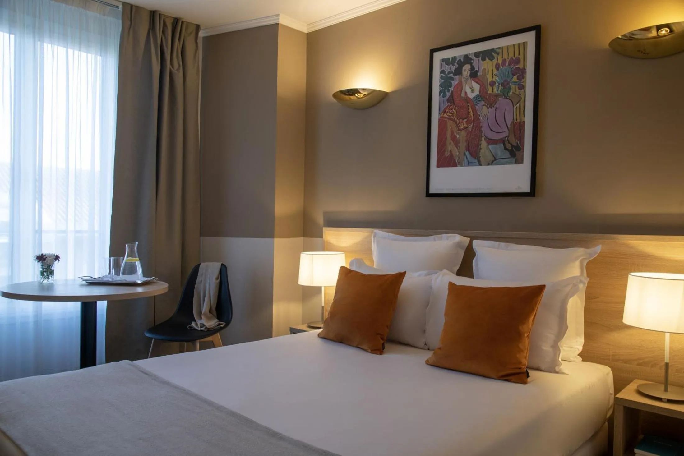 Bedroom in Hotel Amarante Cannes