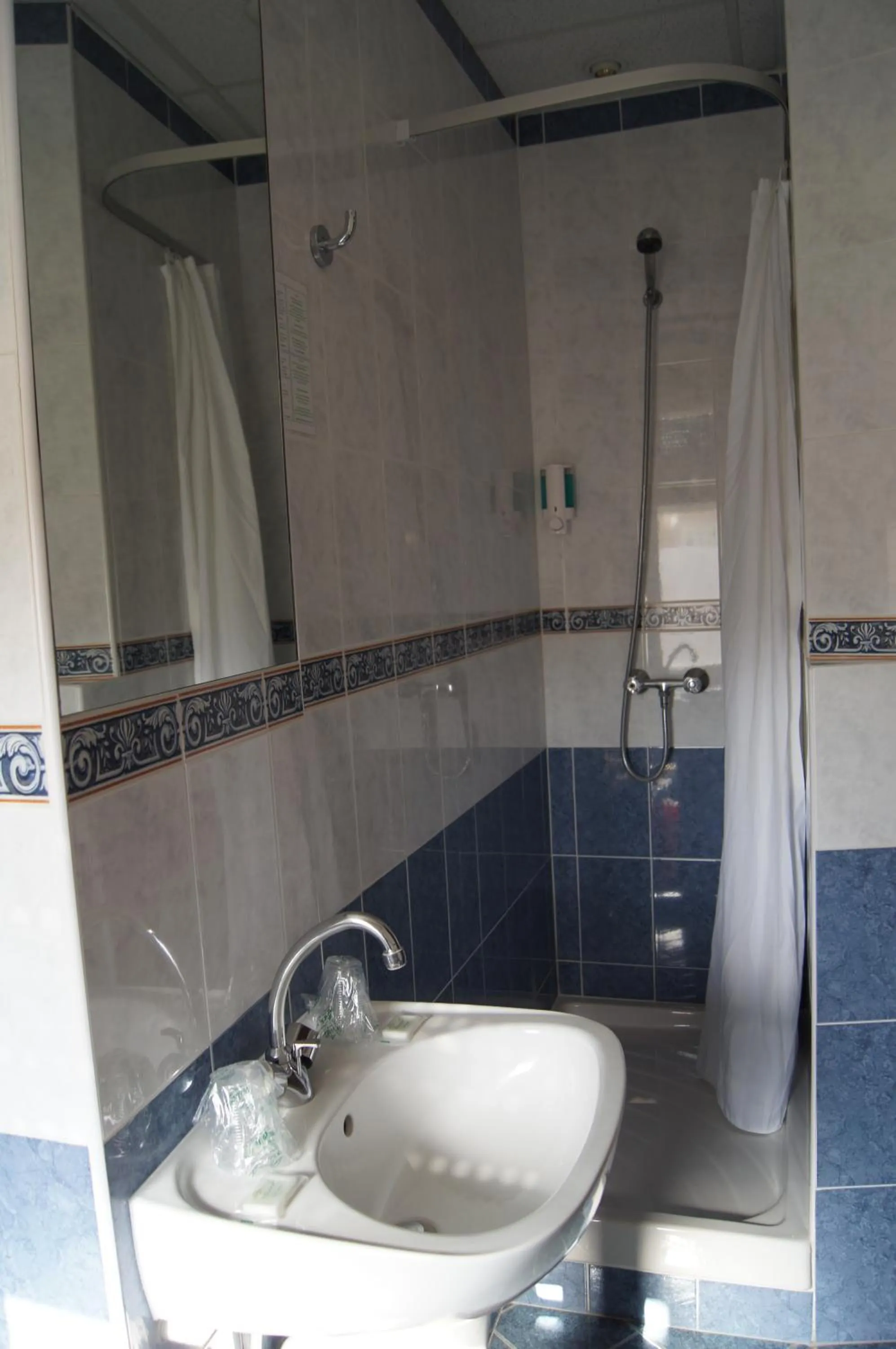 Bathroom in Le Régence