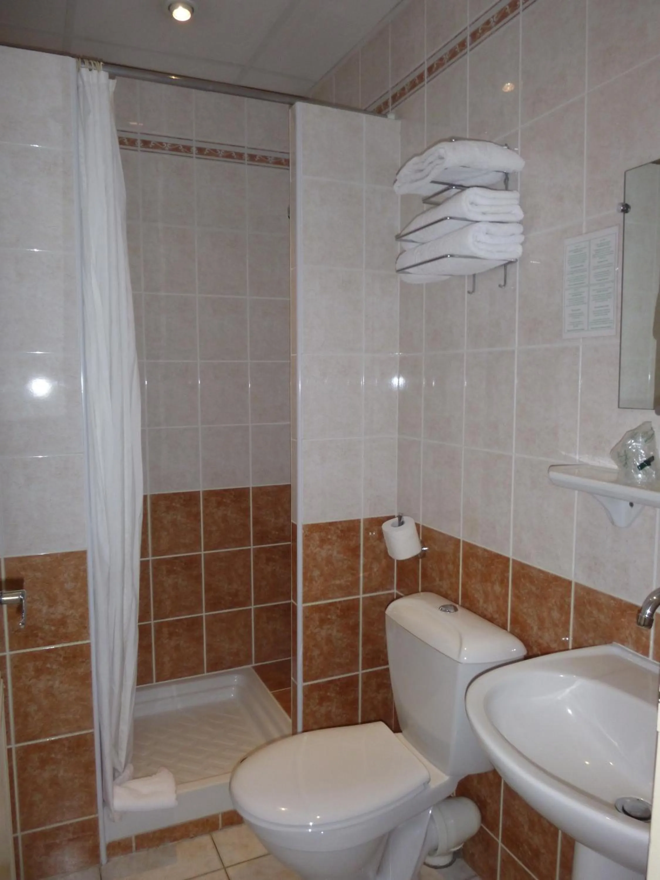 Bathroom in Le Régence