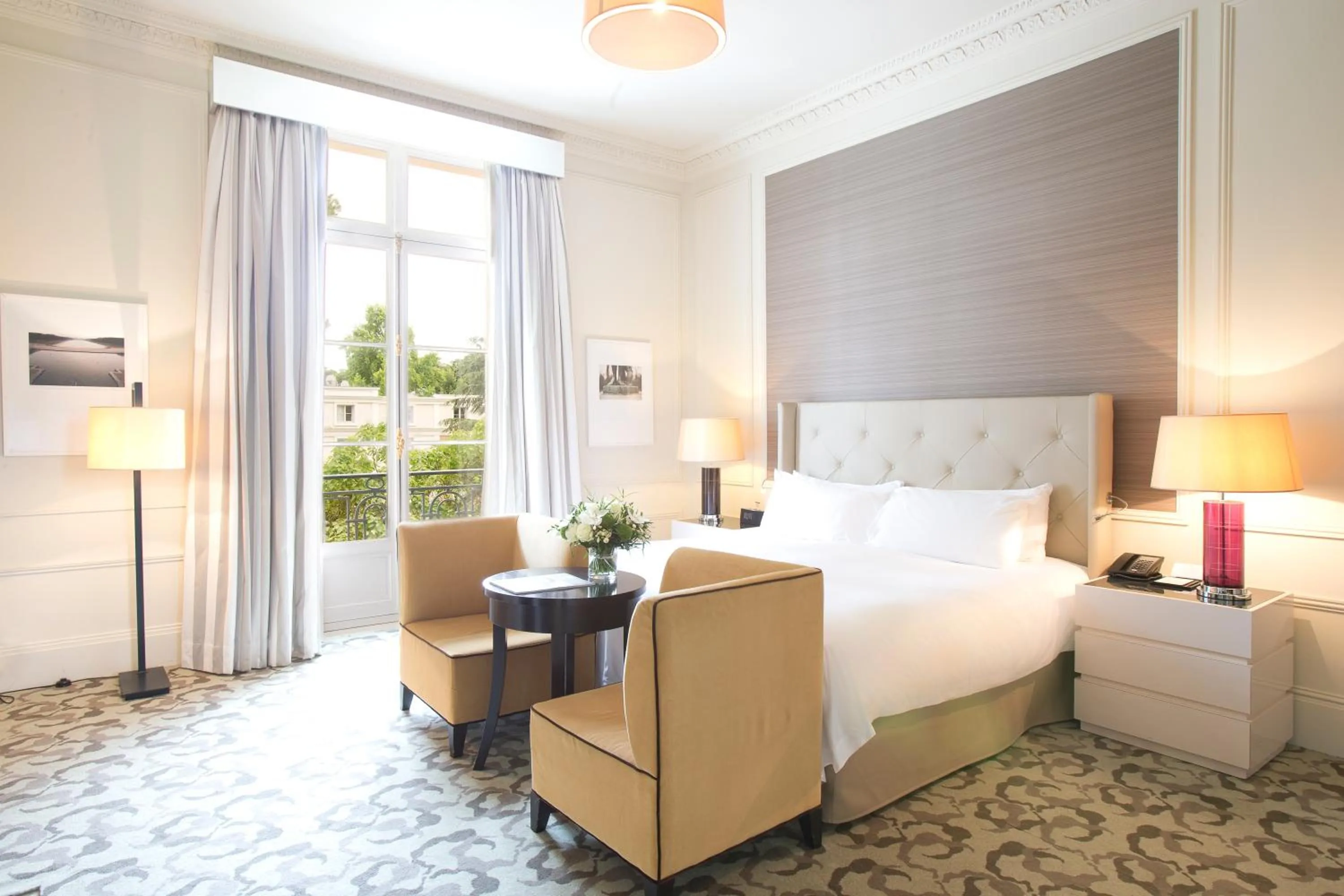 Bedroom, Bed in Waldorf Astoria Versailles - Trianon Palace