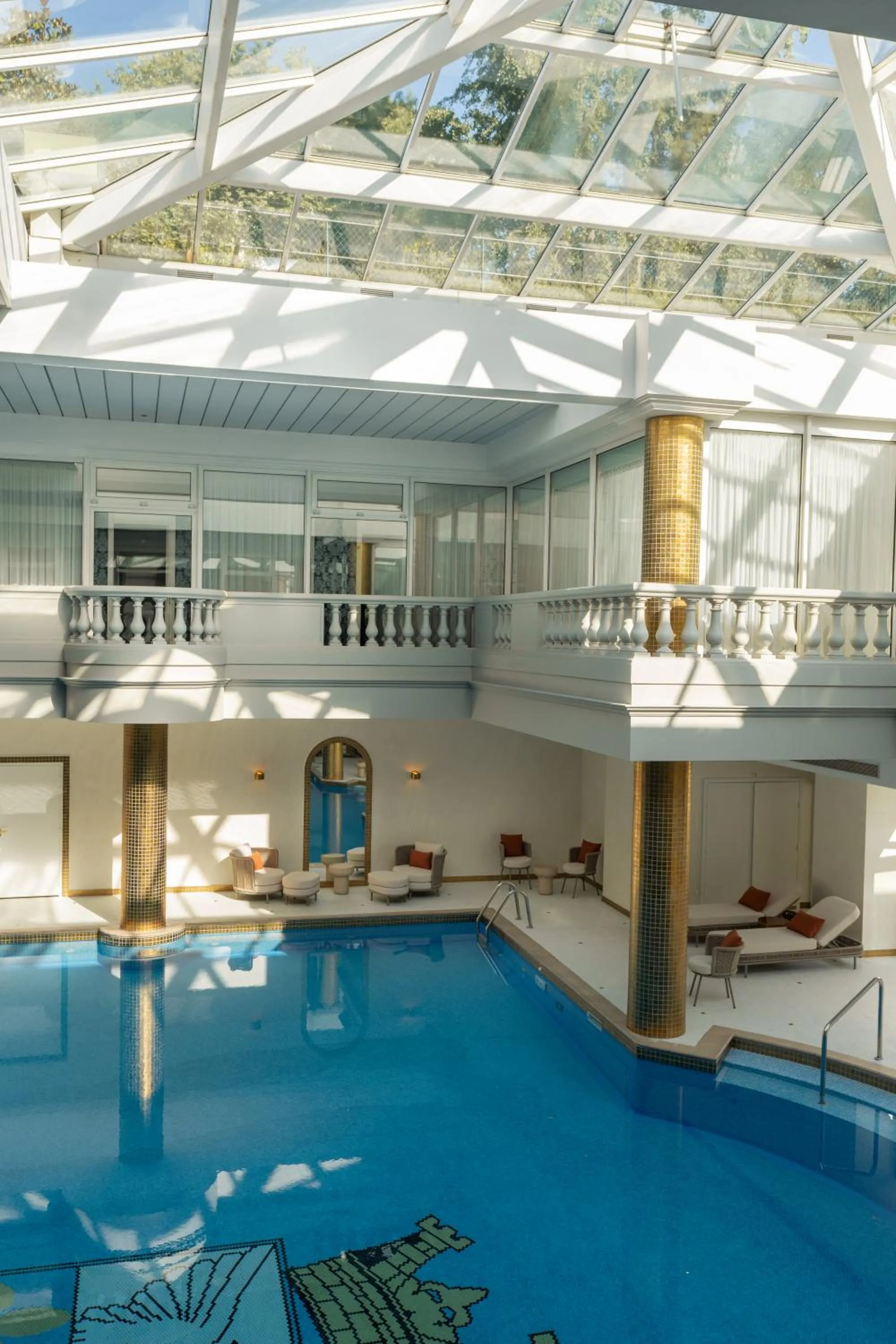 Pool view in Waldorf Astoria Versailles - Trianon Palace
