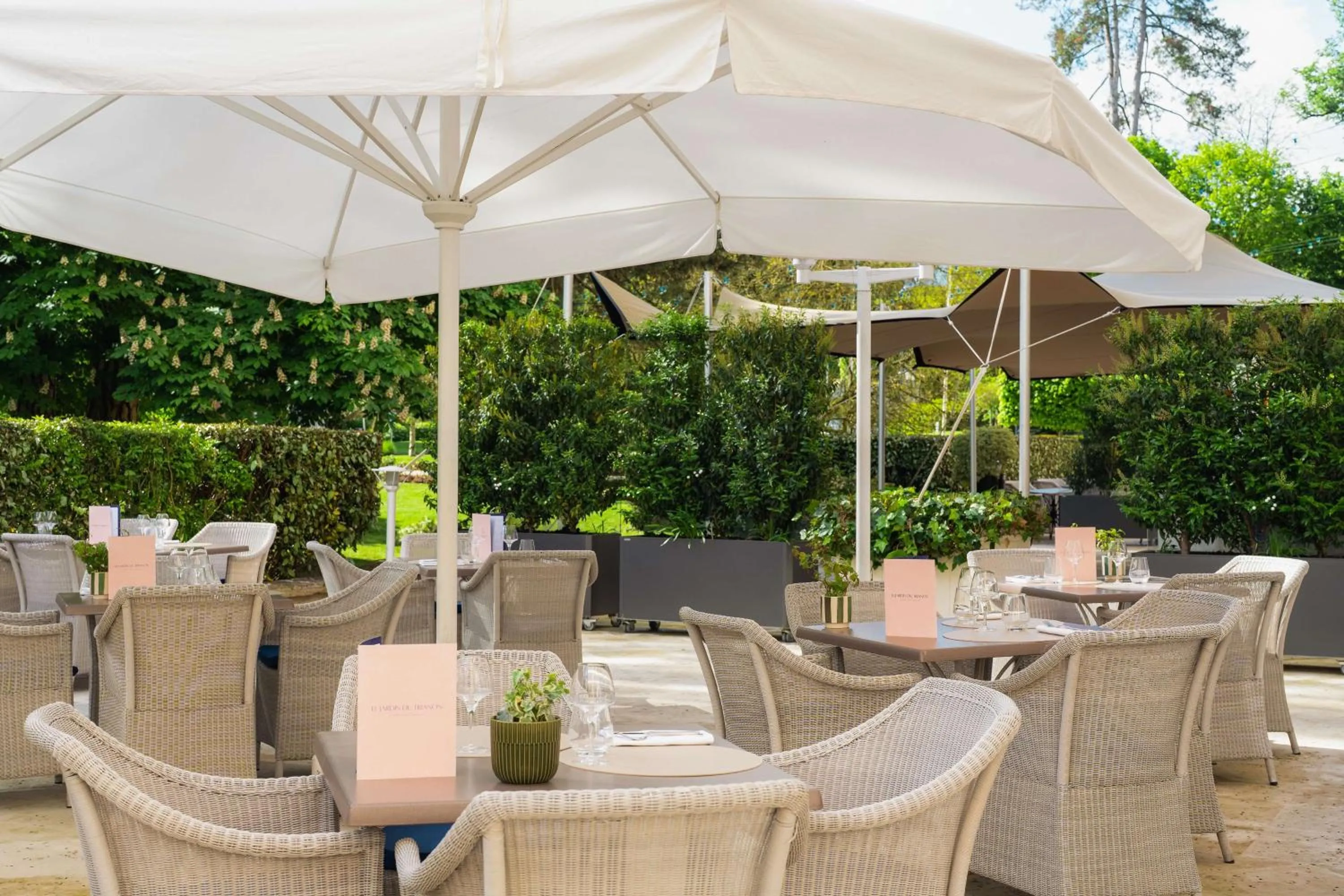 Restaurant/places to eat in Waldorf Astoria Versailles - Trianon Palace