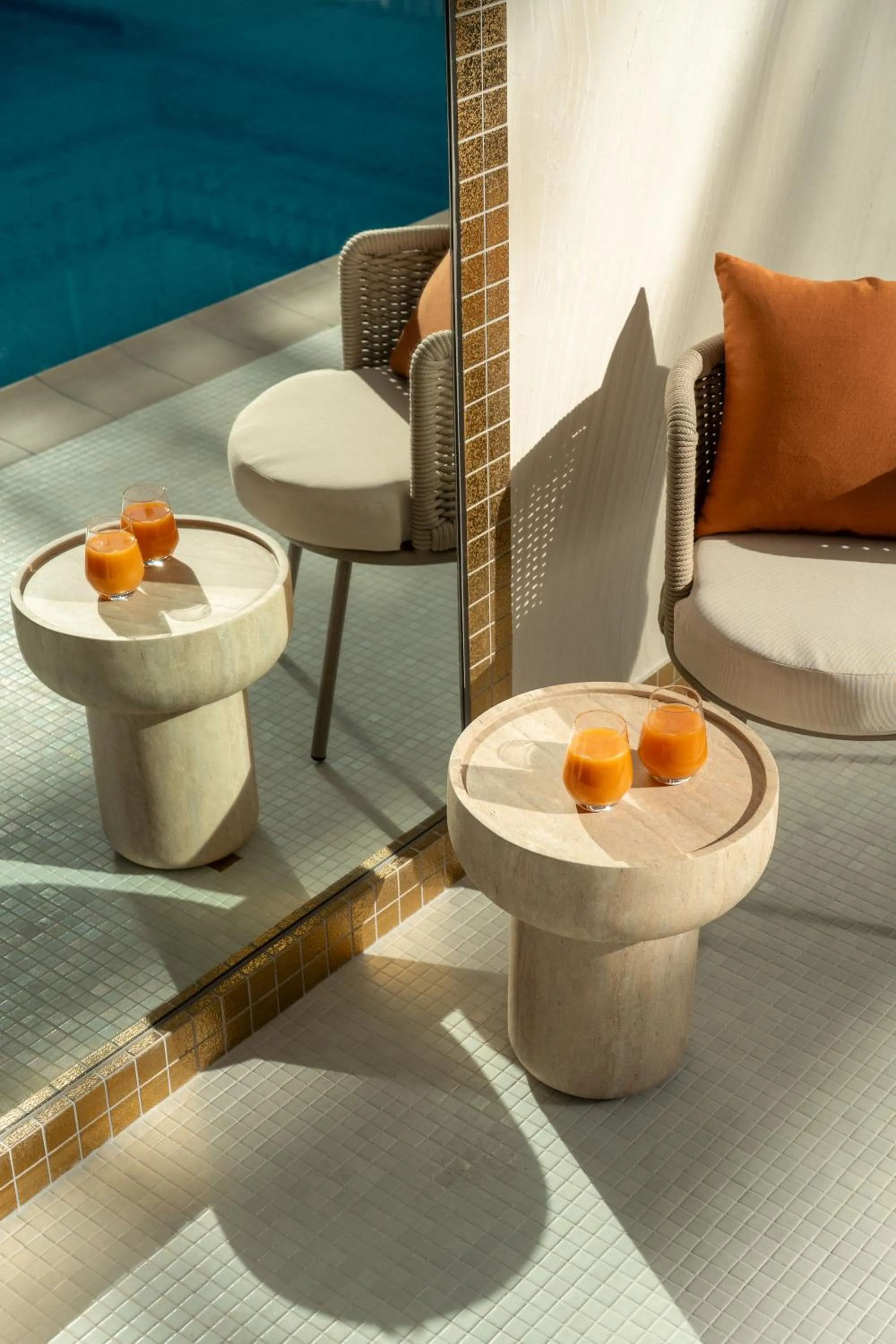 Swimming pool in Waldorf Astoria Versailles - Trianon Palace