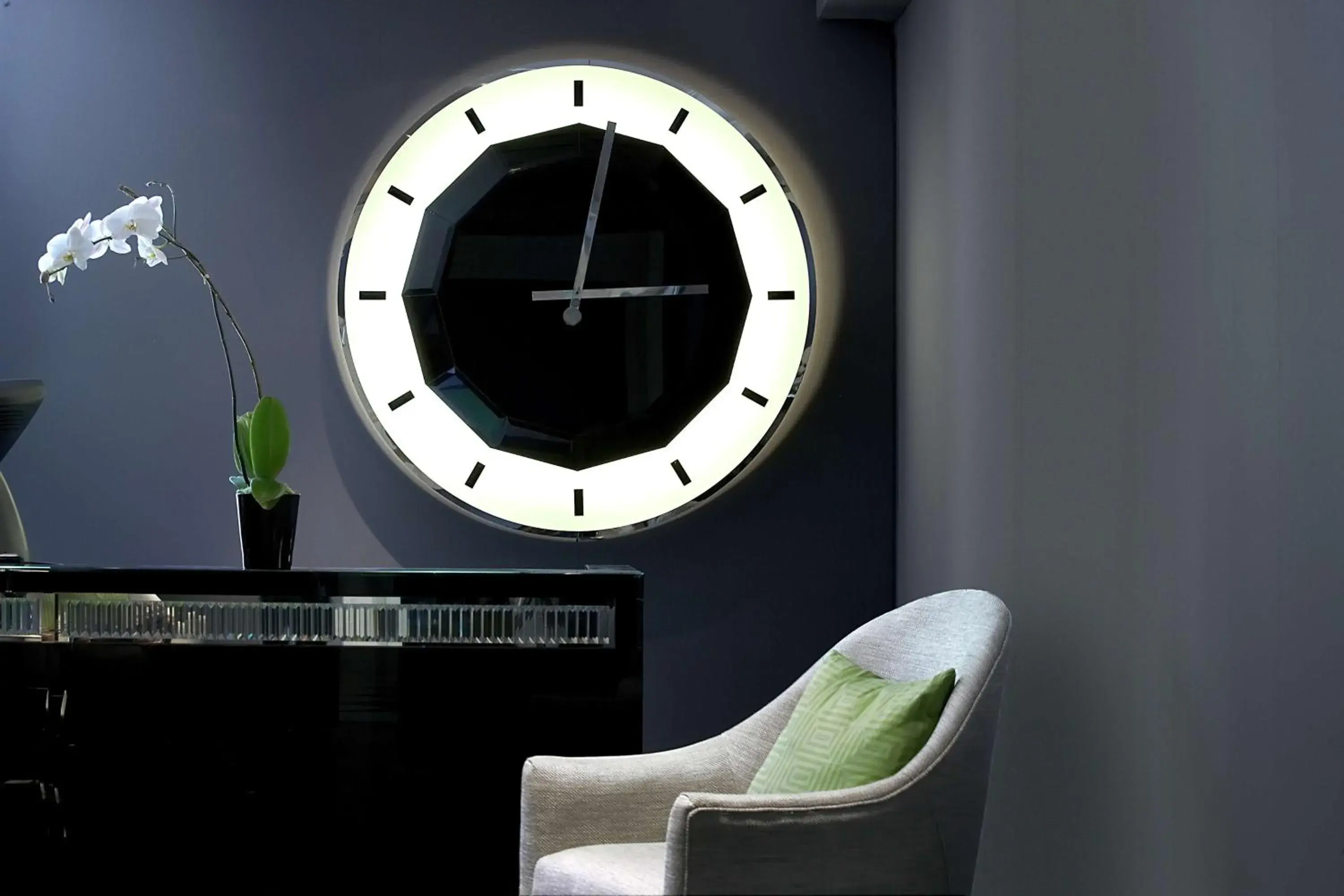 Lobby or reception in Waldorf Astoria Versailles - Trianon Palace Lobby or reception in Waldorf Astoria Versailles - Trianon Palace