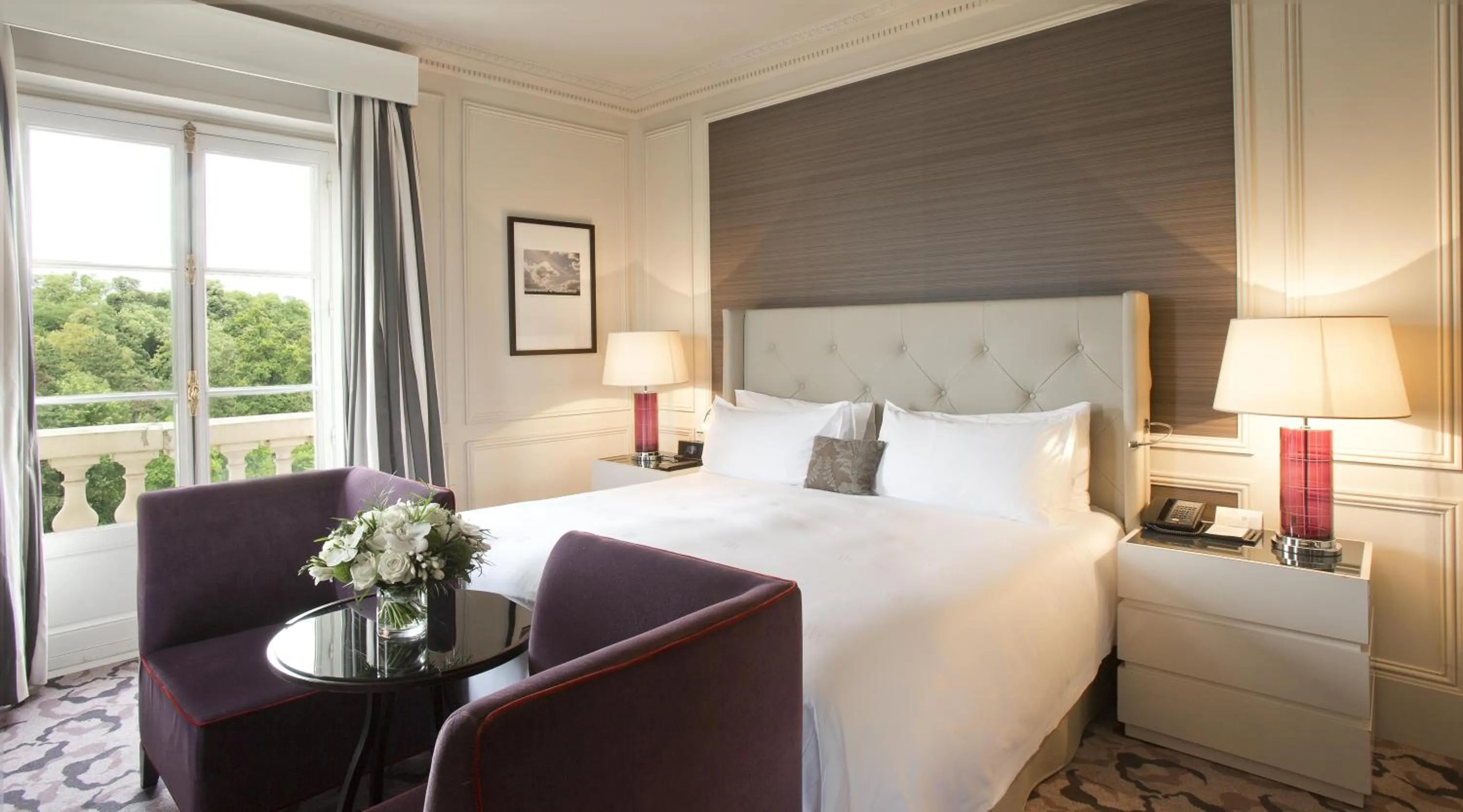 Bed in Waldorf Astoria Versailles - Trianon Palace