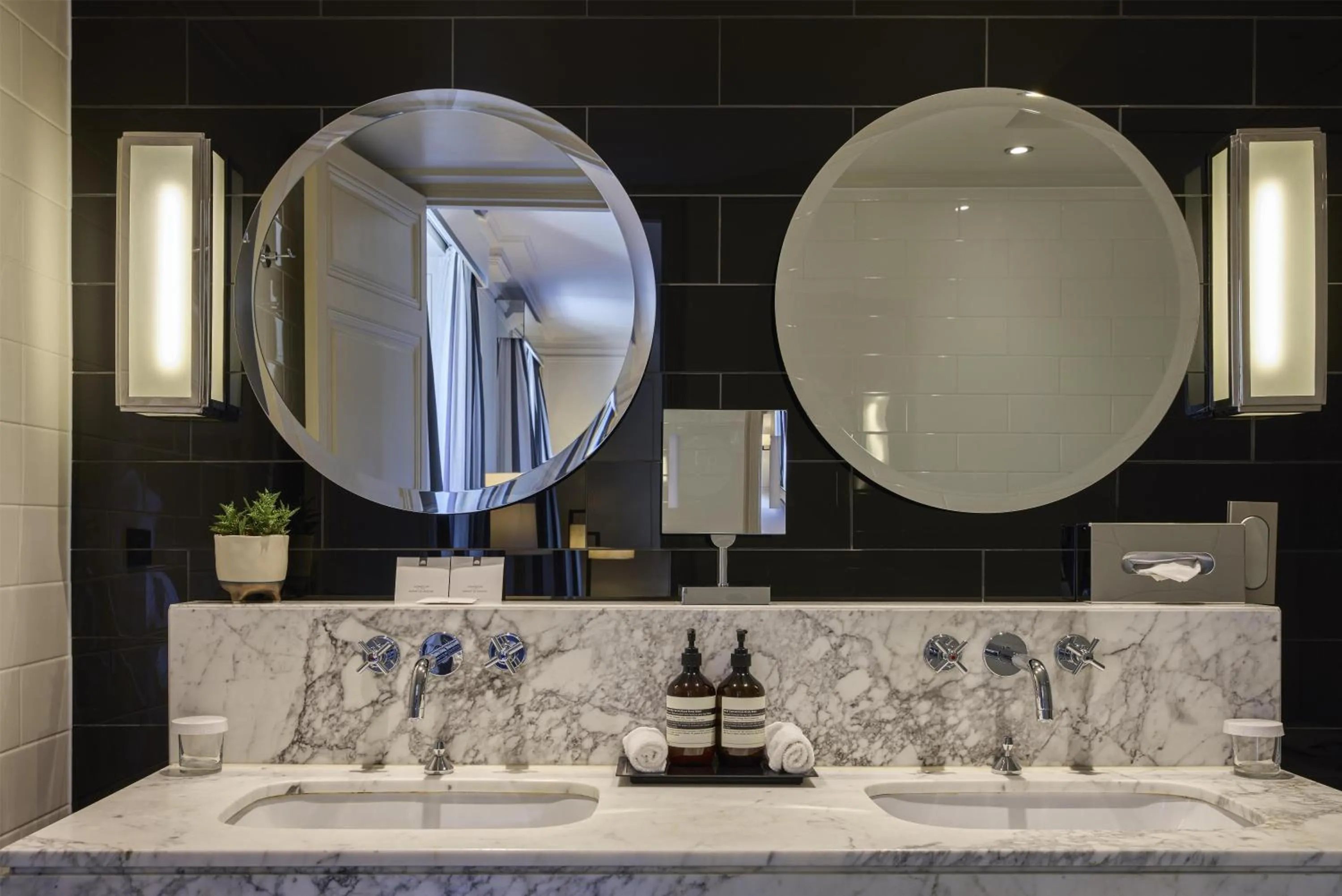 Bathroom in Waldorf Astoria Versailles - Trianon Palace