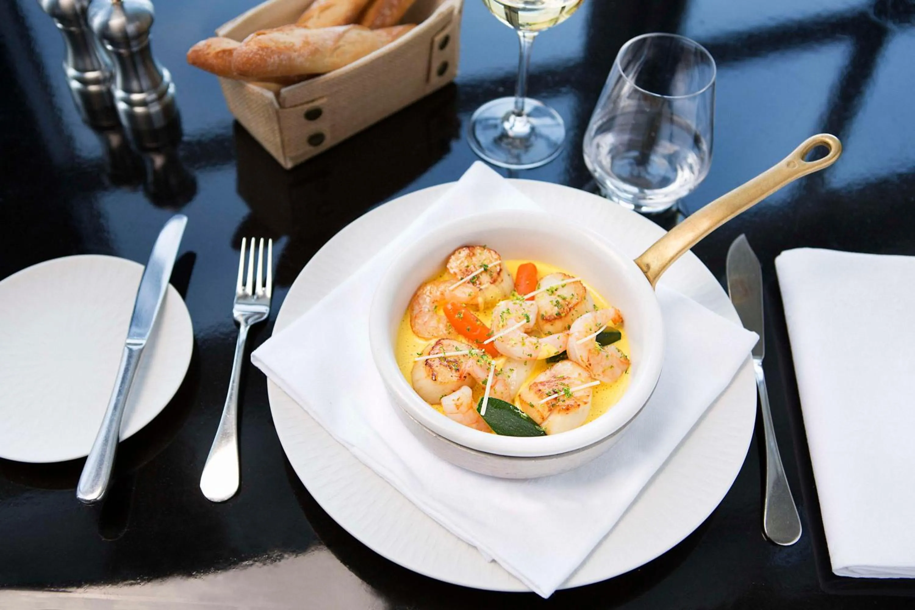 Restaurant/places to eat in Waldorf Astoria Versailles - Trianon Palace