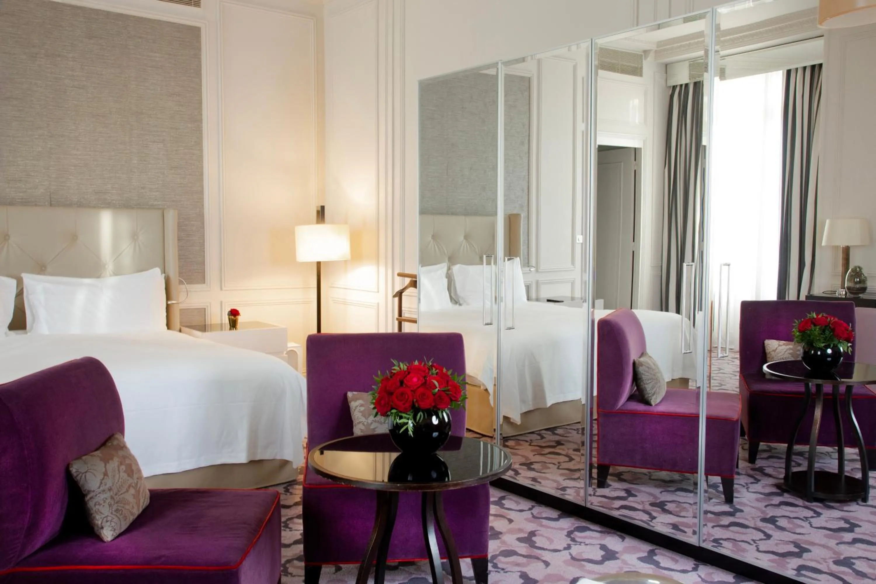 Bedroom, Bed in Waldorf Astoria Versailles - Trianon Palace