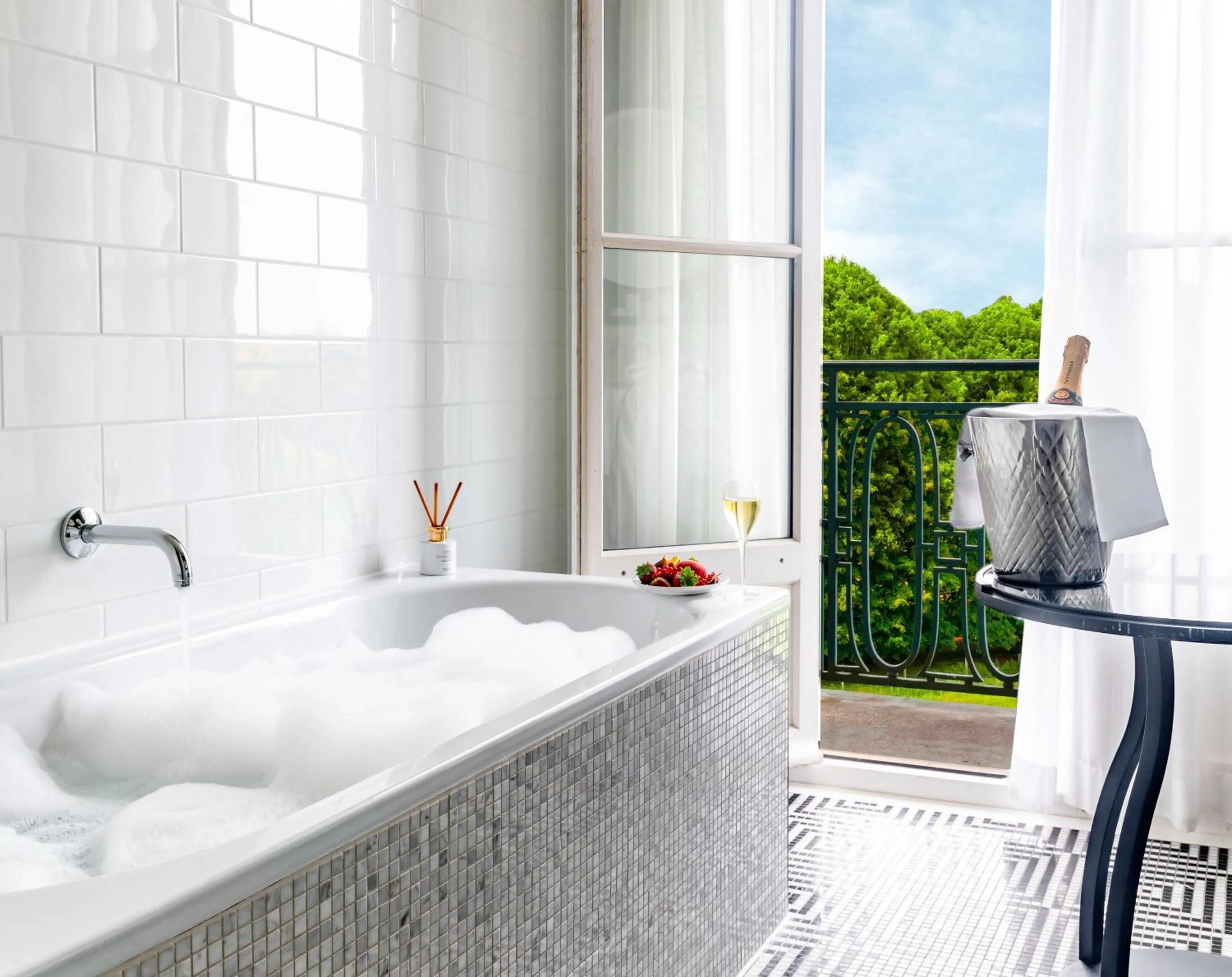 Bathroom in Waldorf Astoria Versailles - Trianon Palace