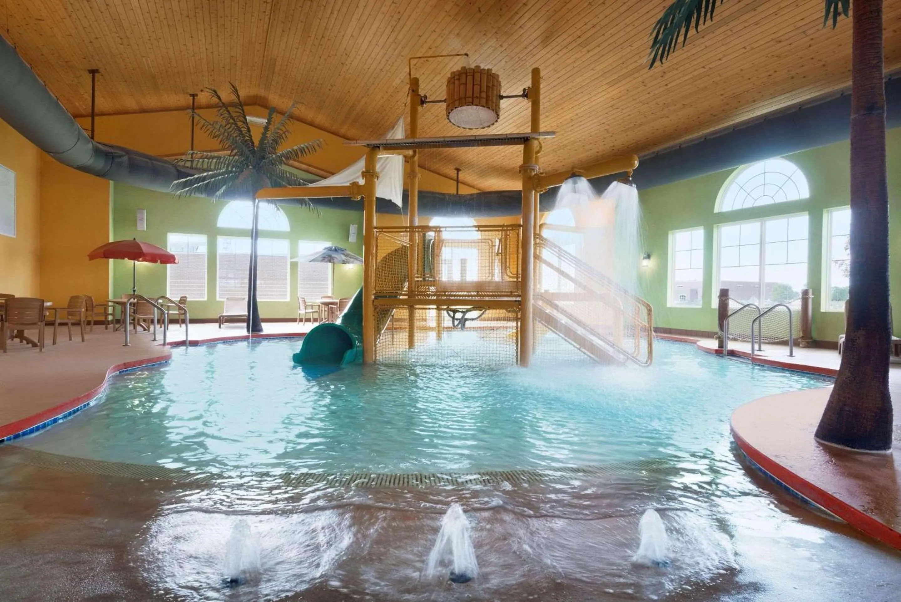 Aqua park in Country Inn & Suites by Radisson, Appleton North, WI