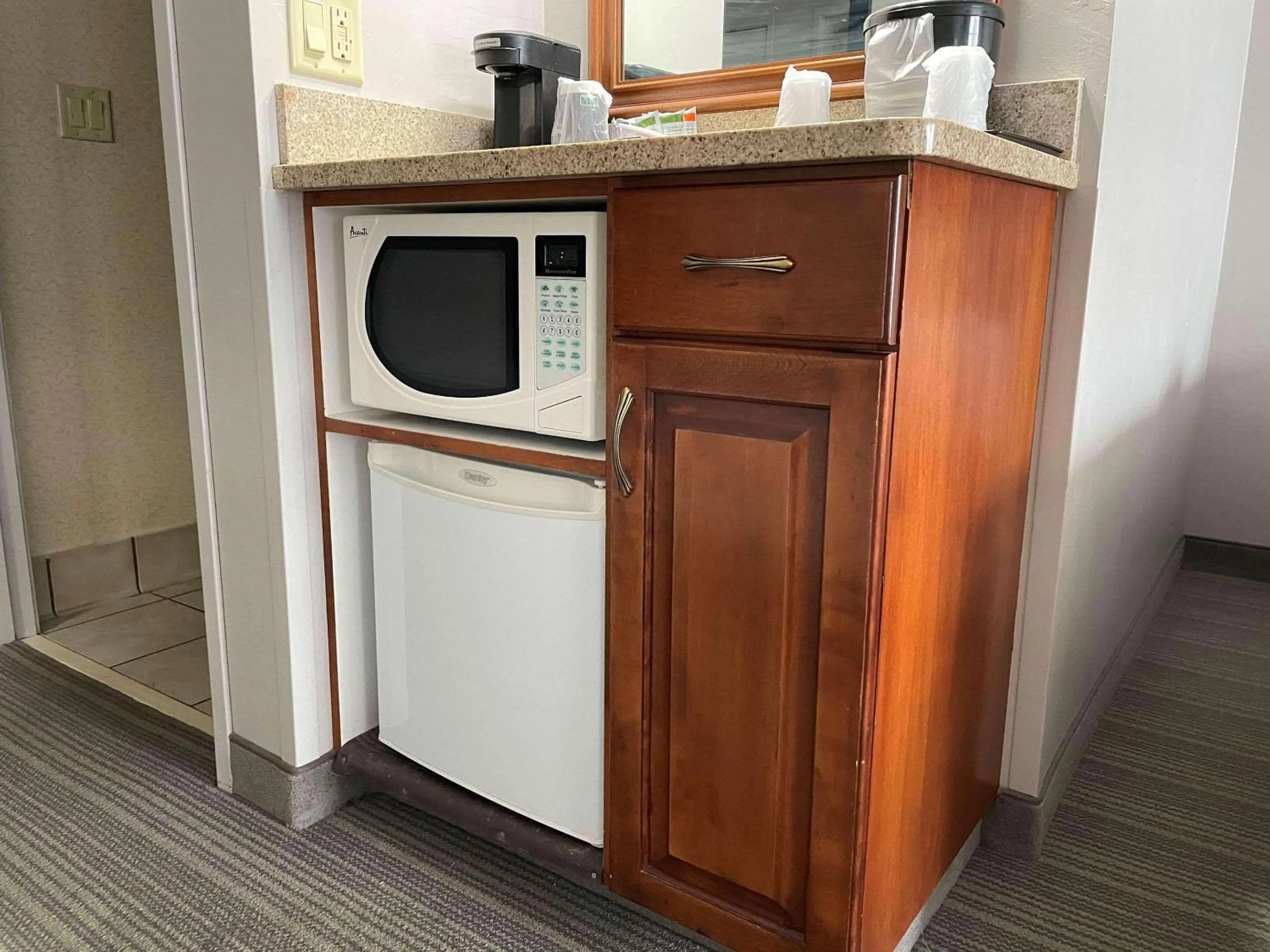 Bedroom in Country Inn & Suites by Radisson, Appleton North, WI