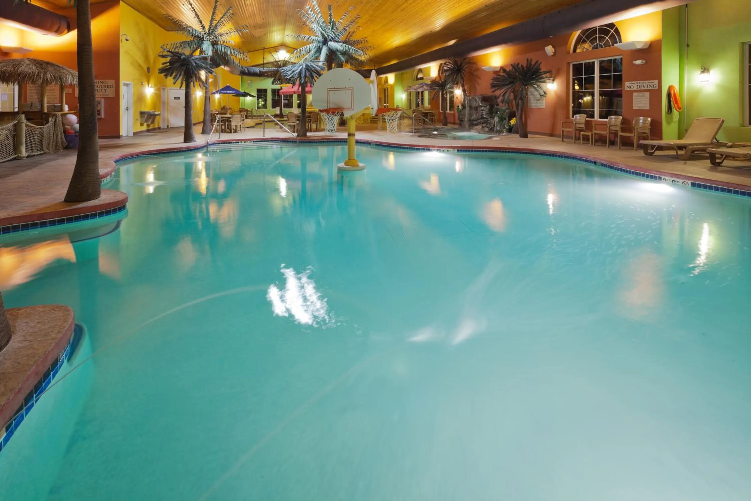 Aqua park in Country Inn & Suites by Radisson, Appleton North, WI