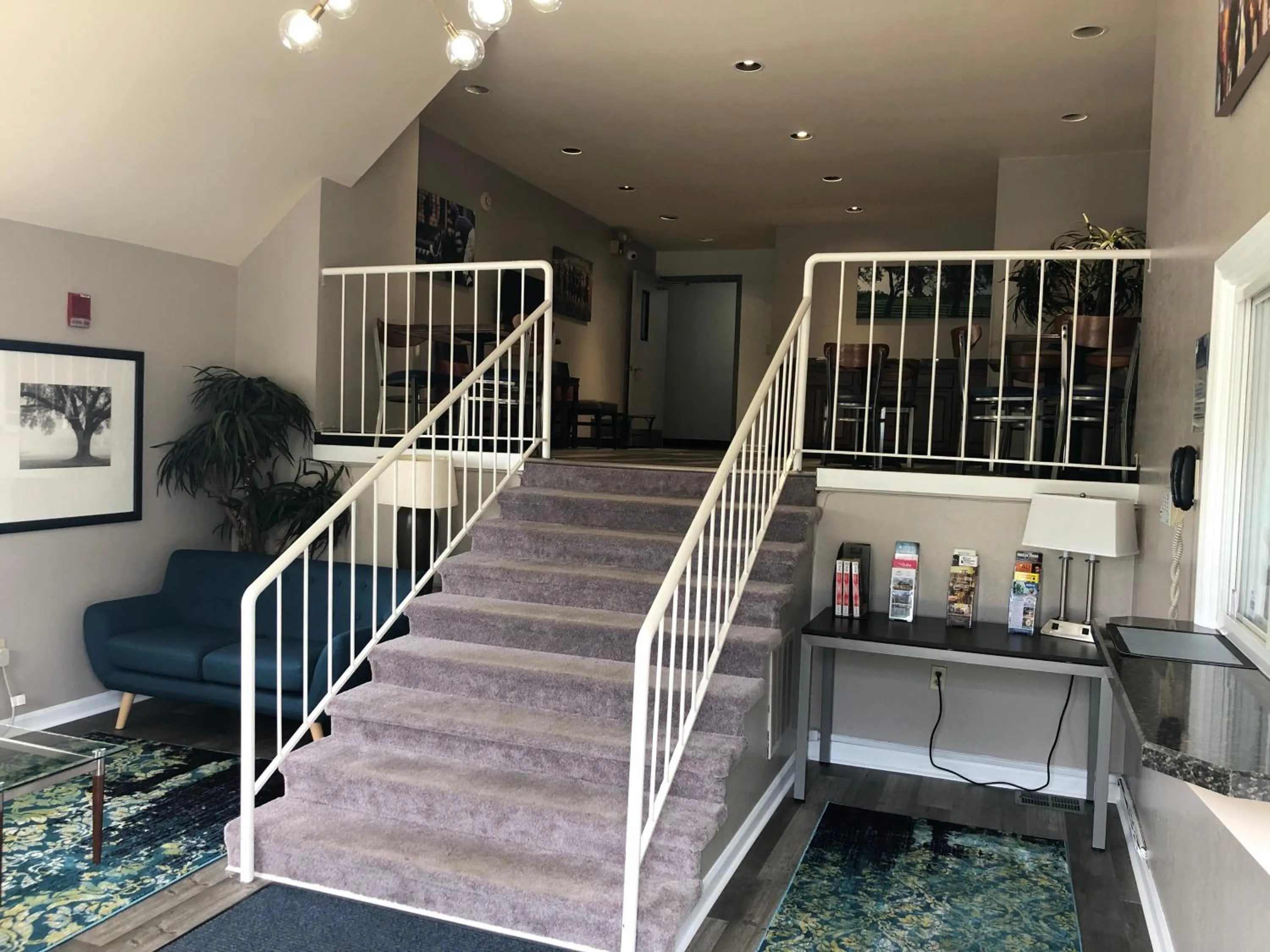 Facade/entrance in DuPont Suites - Louisville - St. Matthews