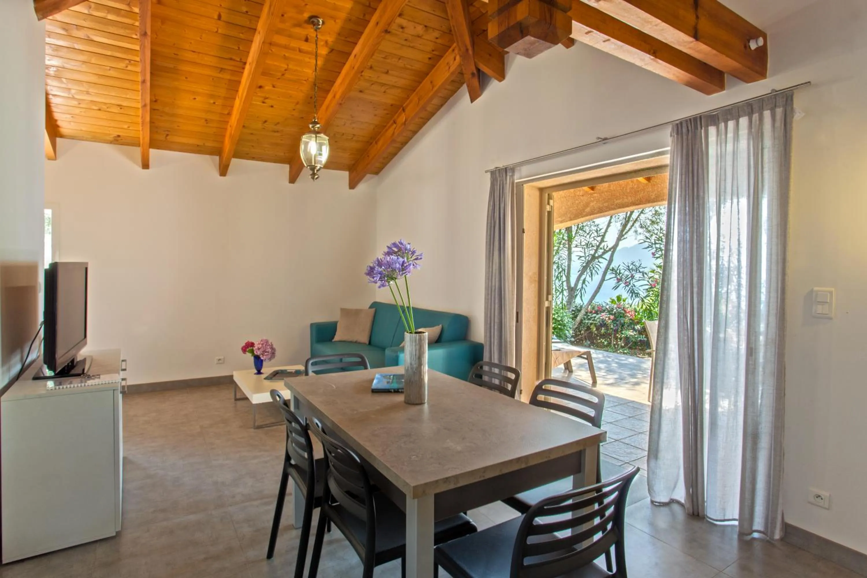 TV and multimedia in Résidence Arco Plage