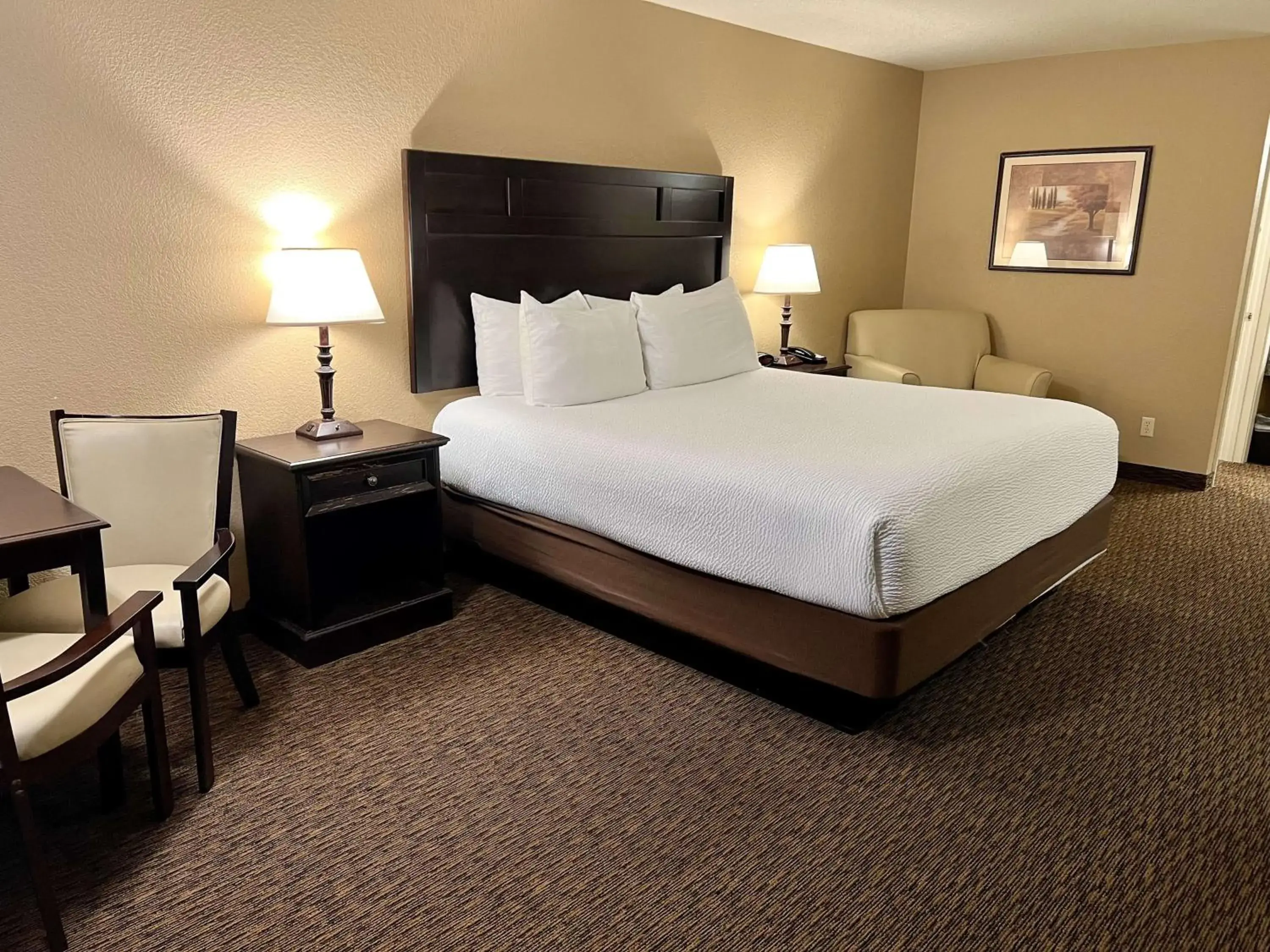 Bedroom, Bed in Best Western Country Inn Bedroom, Bed in Best Western Country Inn