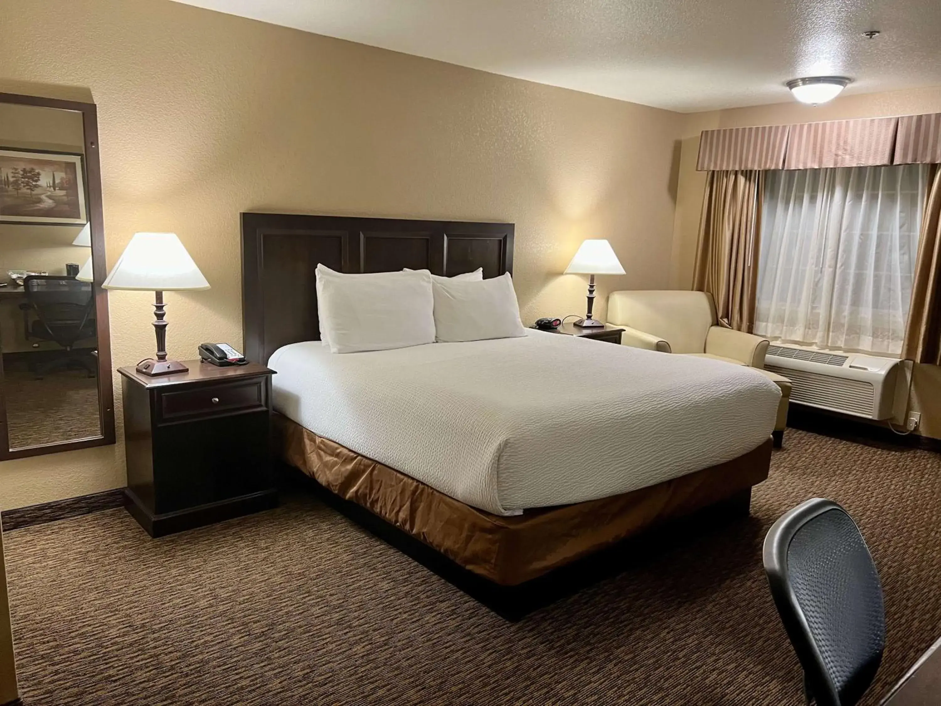 King Room - Disability Access in Best Western Country Inn King Room - Disability Access in Best Western Country Inn