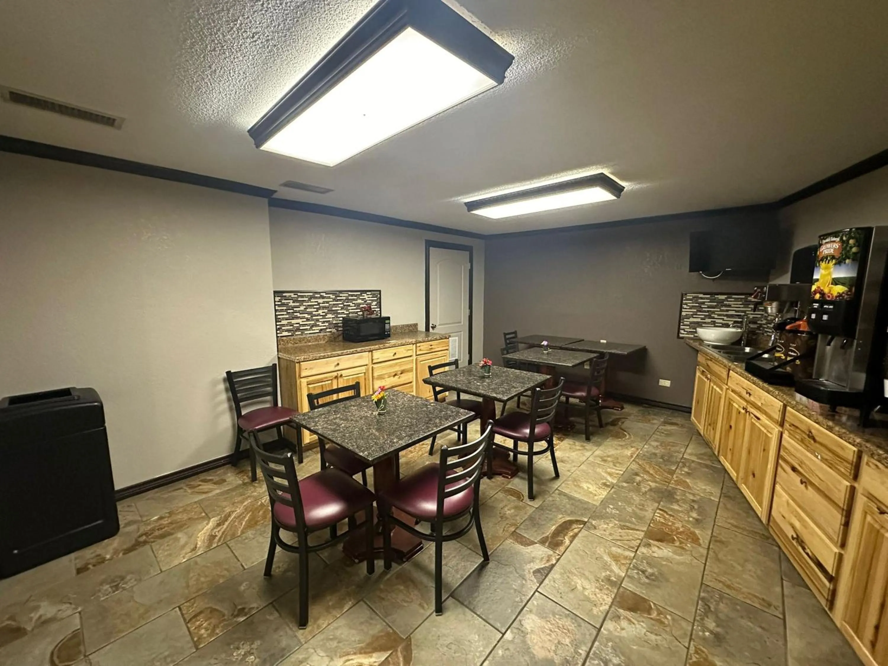 Breakfast in Super 8 by Wyndham Athens TX