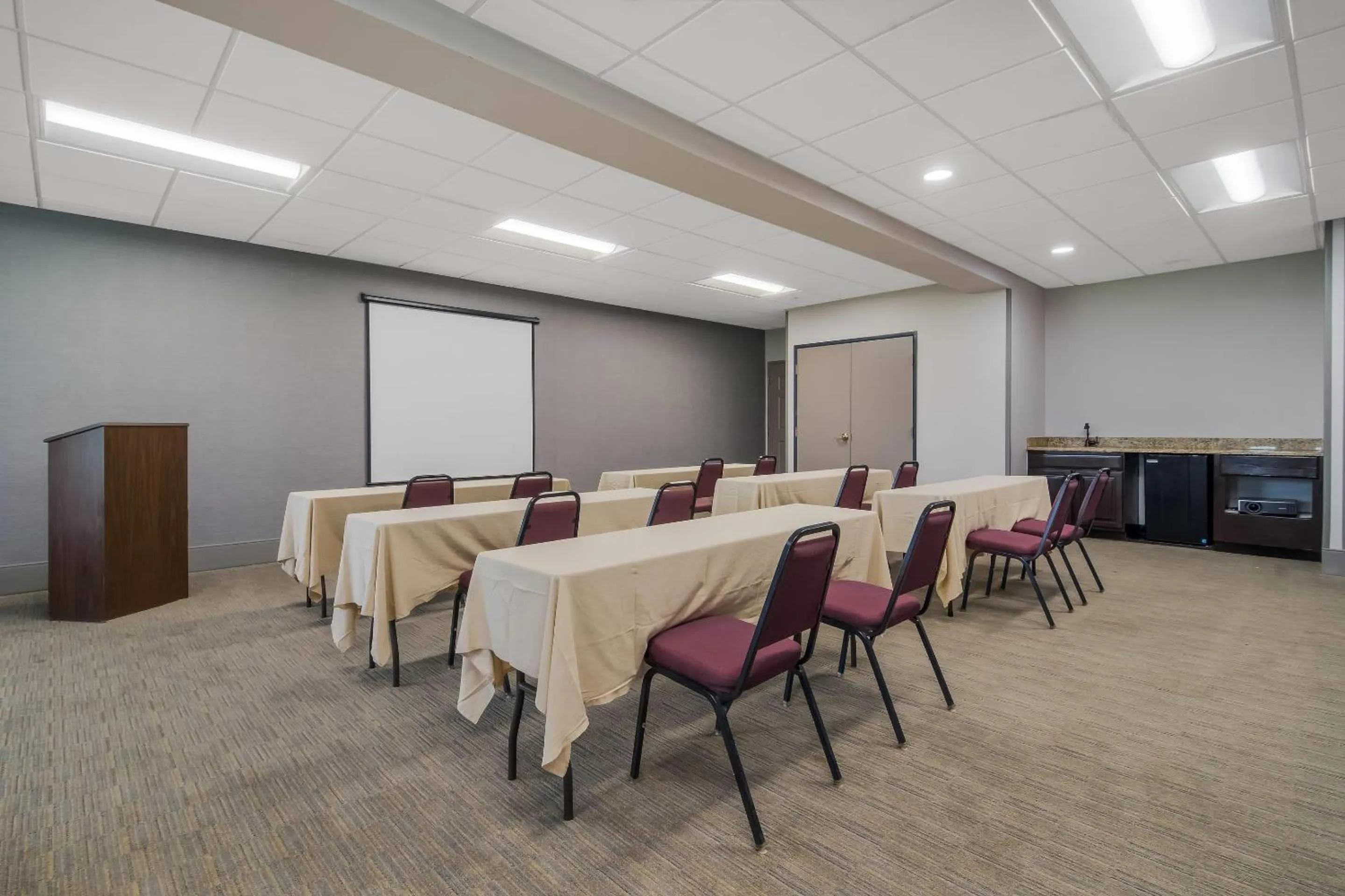 Meeting/conference room in Country Inn & Suites by Radisson, Goldsboro, NC