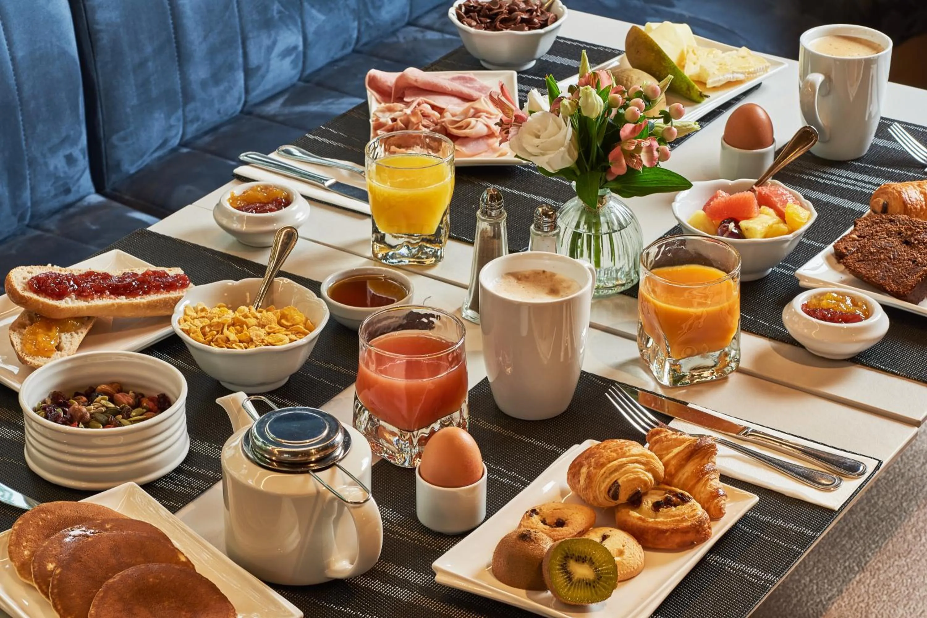 Breakfast in Mercure Paris Nanterre